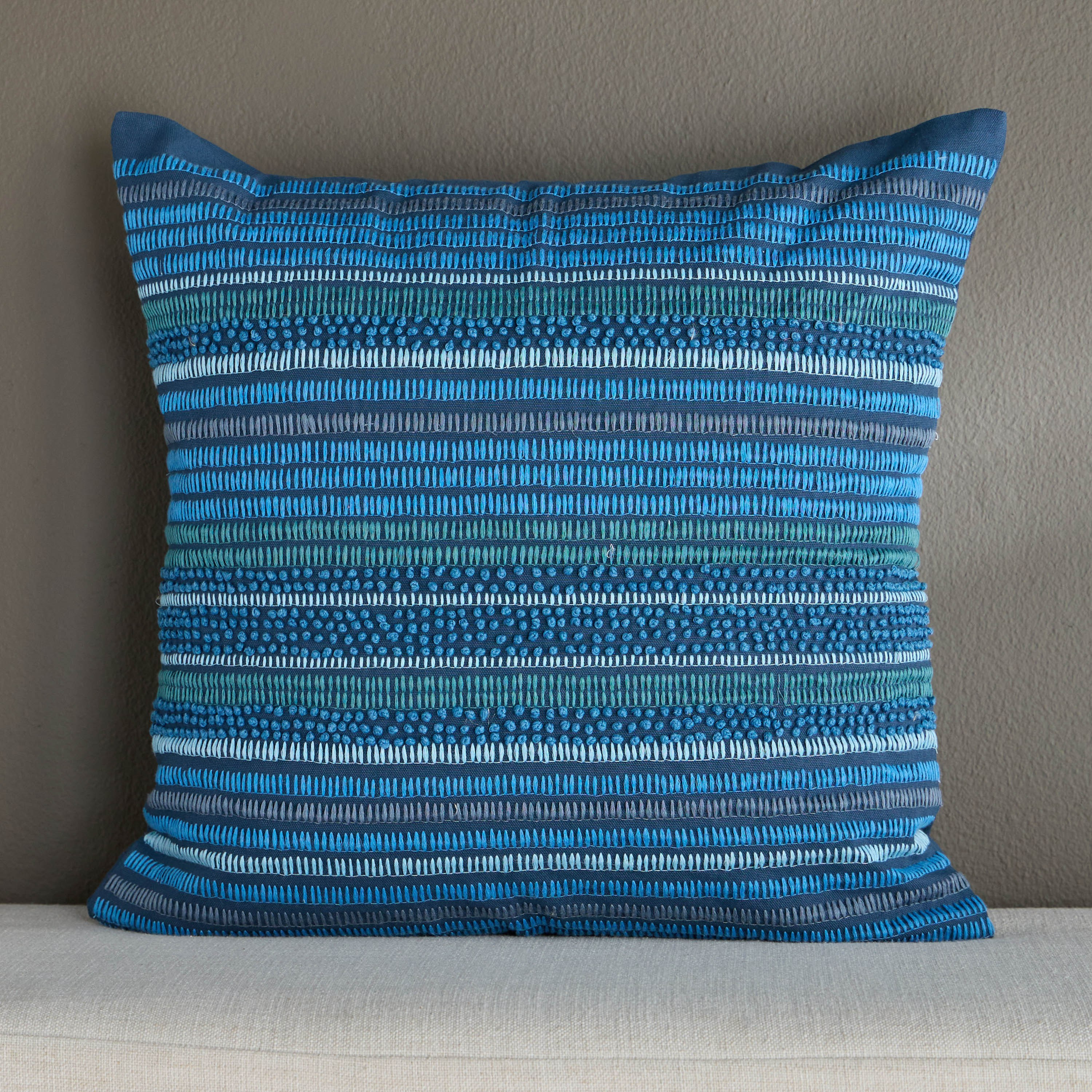 غطاء وسادة بخطوط ونقط - 50x50 سم-household-cushionsandthrows-cushioncovers-image-1