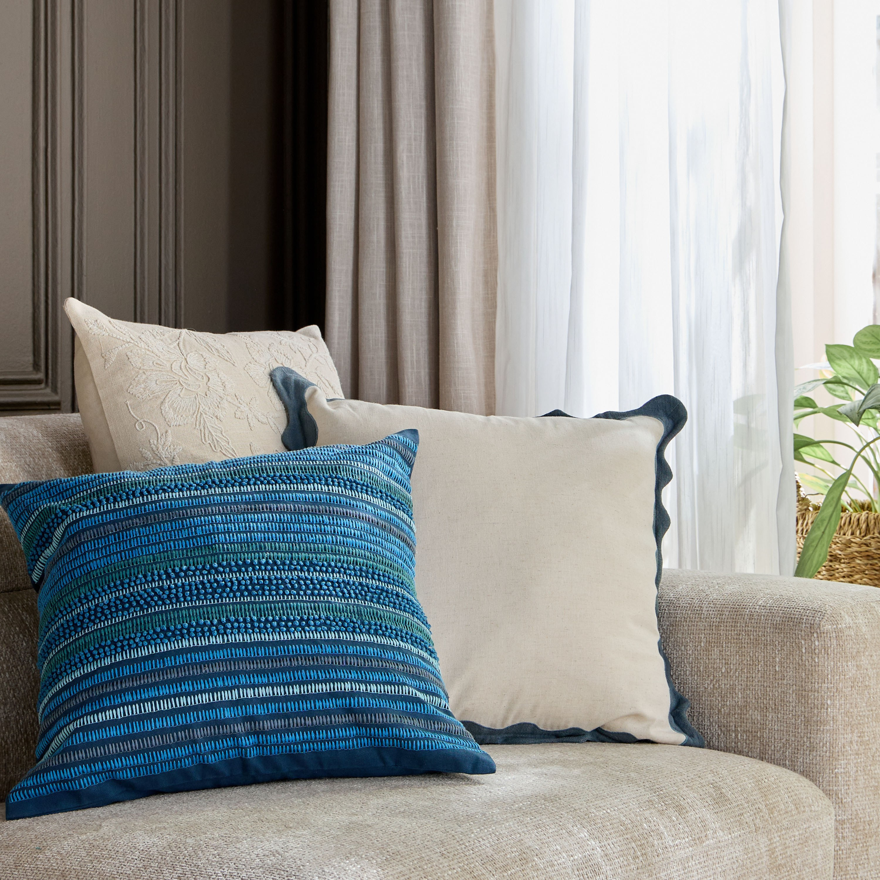 غطاء وسادة بخطوط ونقط - 50x50 سم-household-cushionsandthrows-cushioncovers-image-4