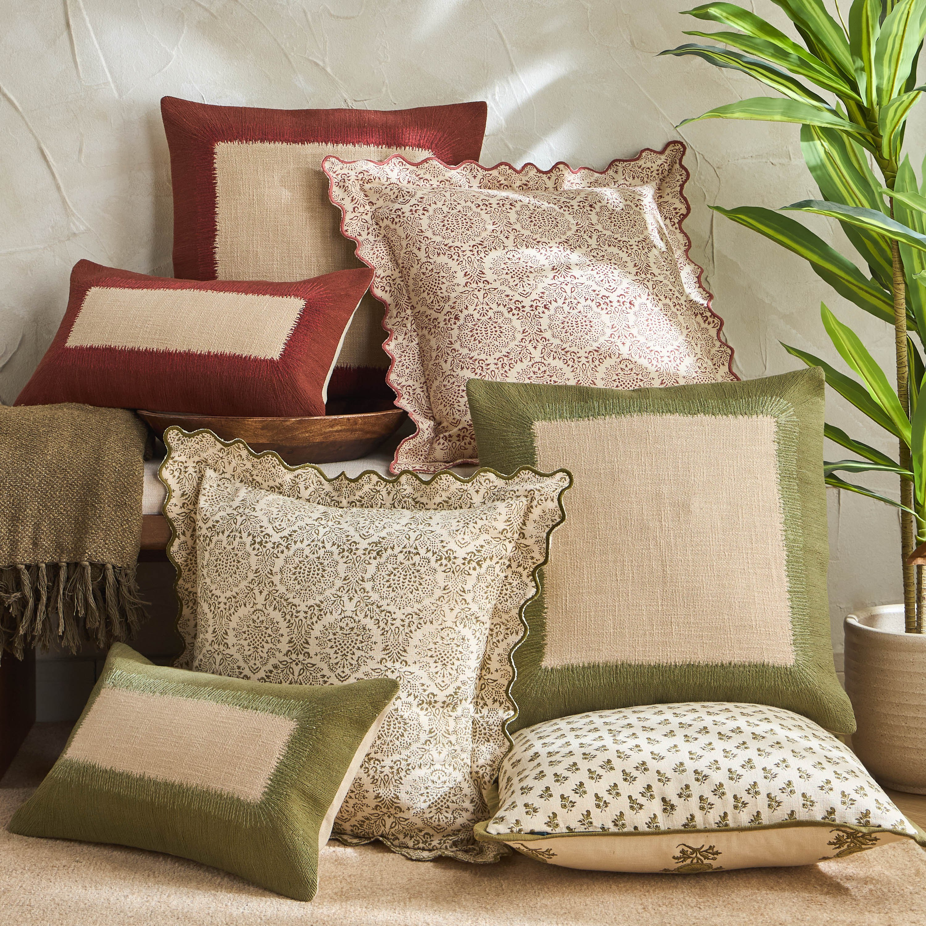 Shireen Block Print Filled Cushion - 50x50 cm-household-cushionsandthrows-filledcushions-decorativecushions-image-4