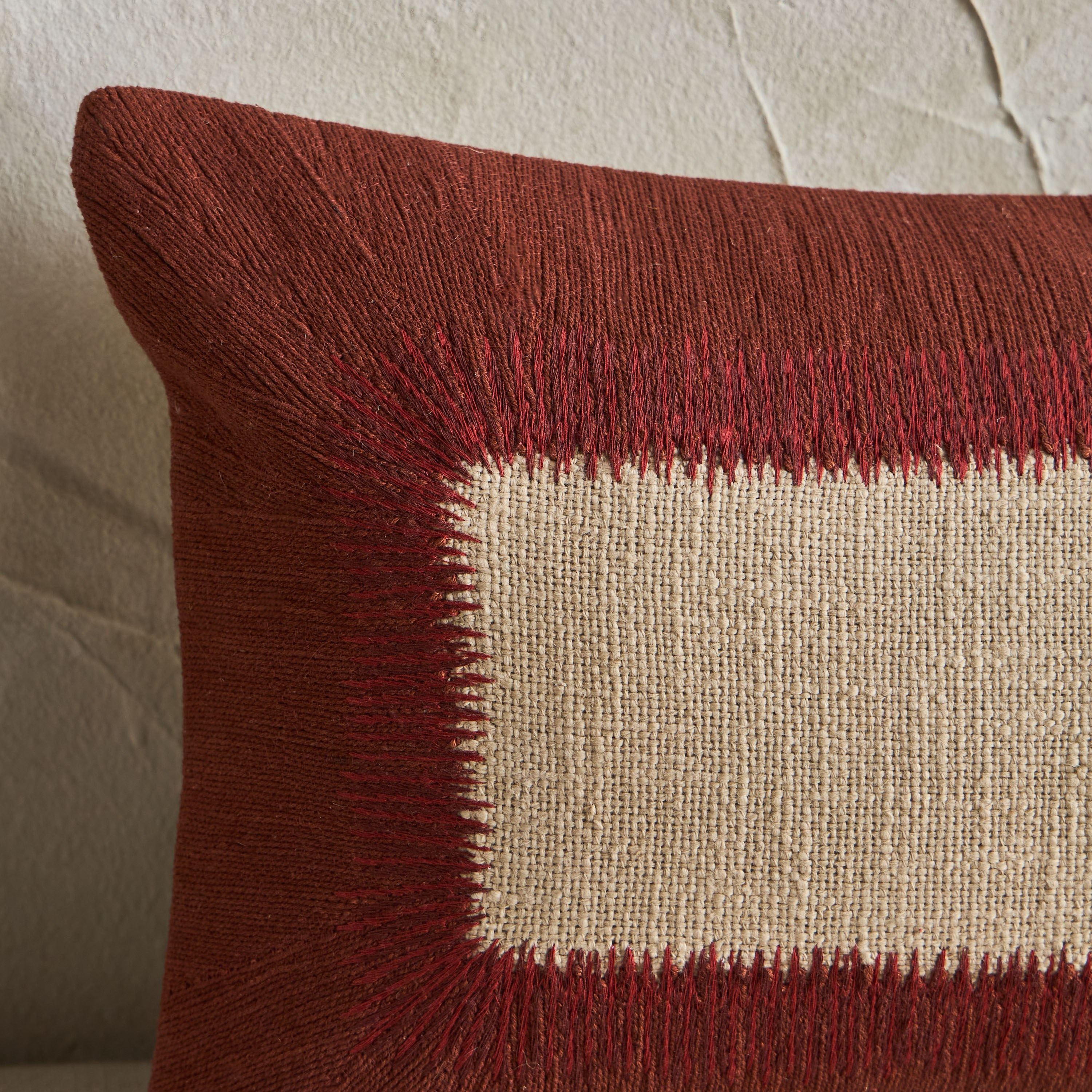 غطاء وسادة مطرّز - تامبور - 30x50 سم-household-cushionsandthrows-cushioncovers-image-2