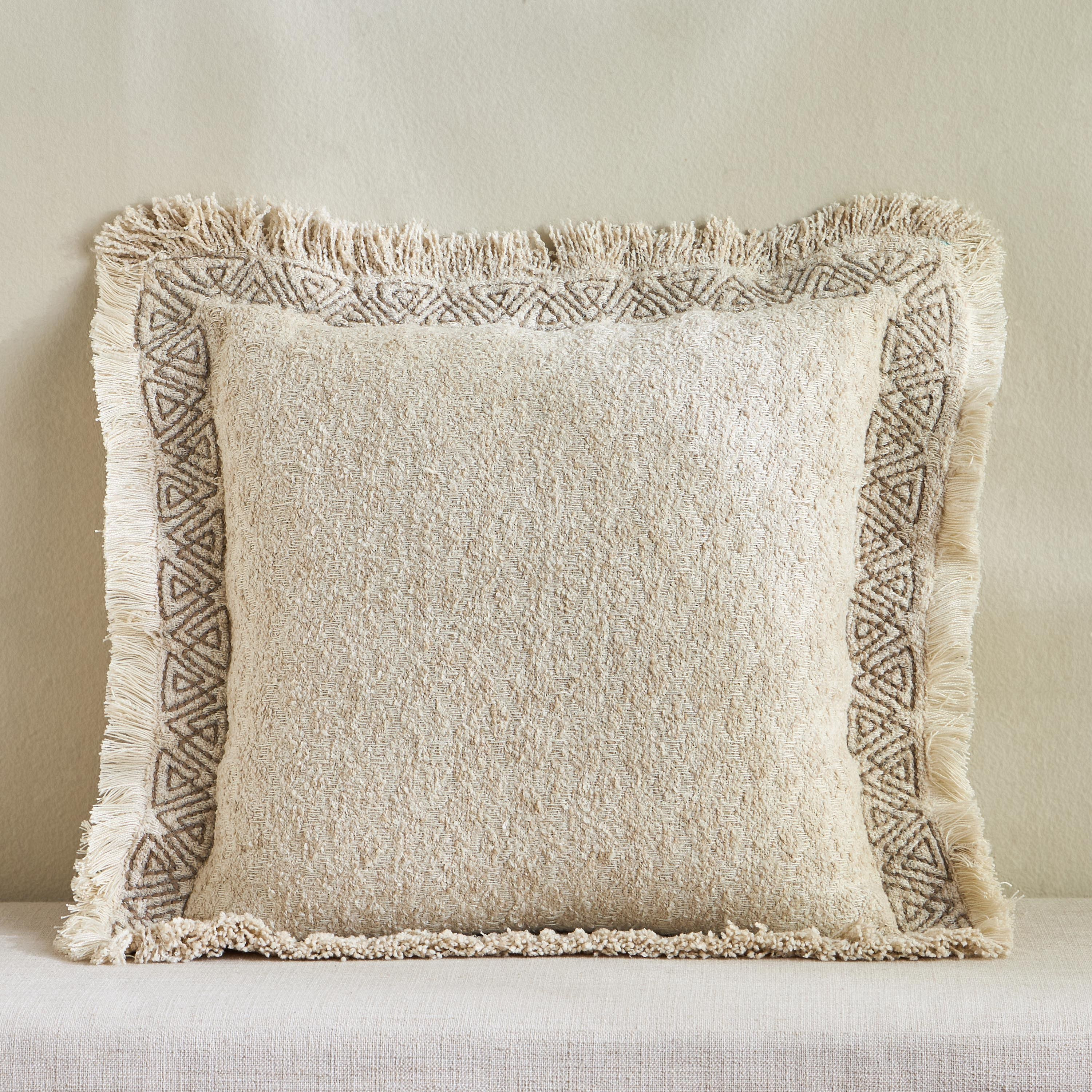 غطاء وسادة مطرز - جارو - 50x50 سم-household-cushionsandthrows-cushioncovers-image-1