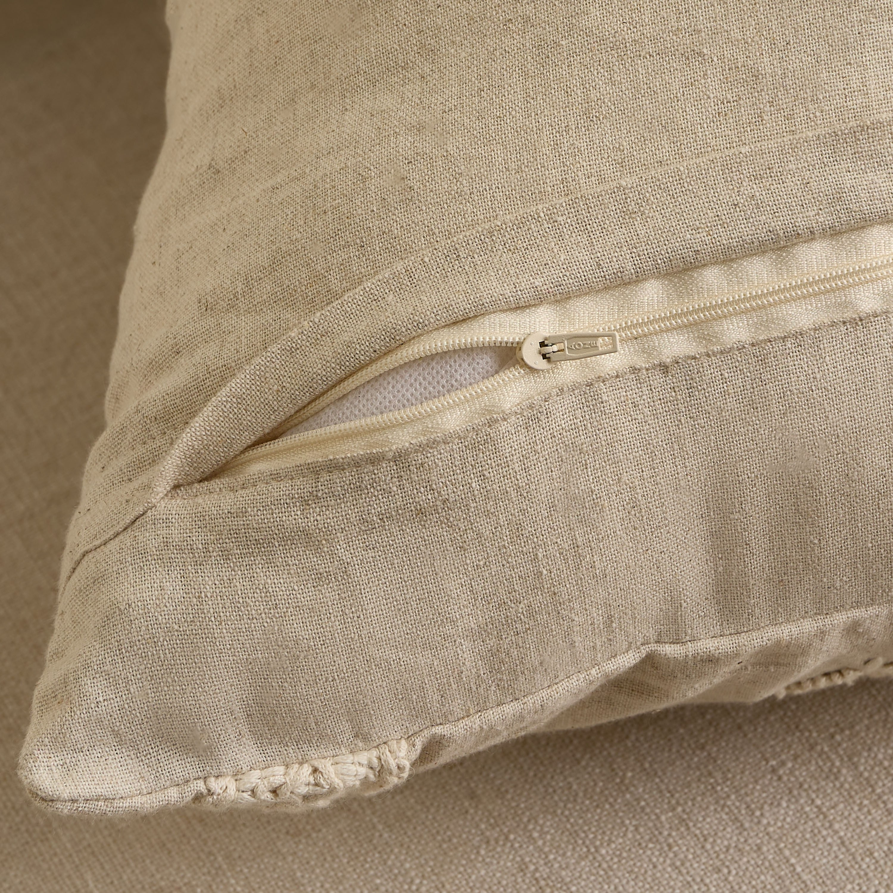 غطاء وسادة مطرّز - ريو بوتا - 50×50 سم-household-cushionsandthrows-cushioncovers-image-3