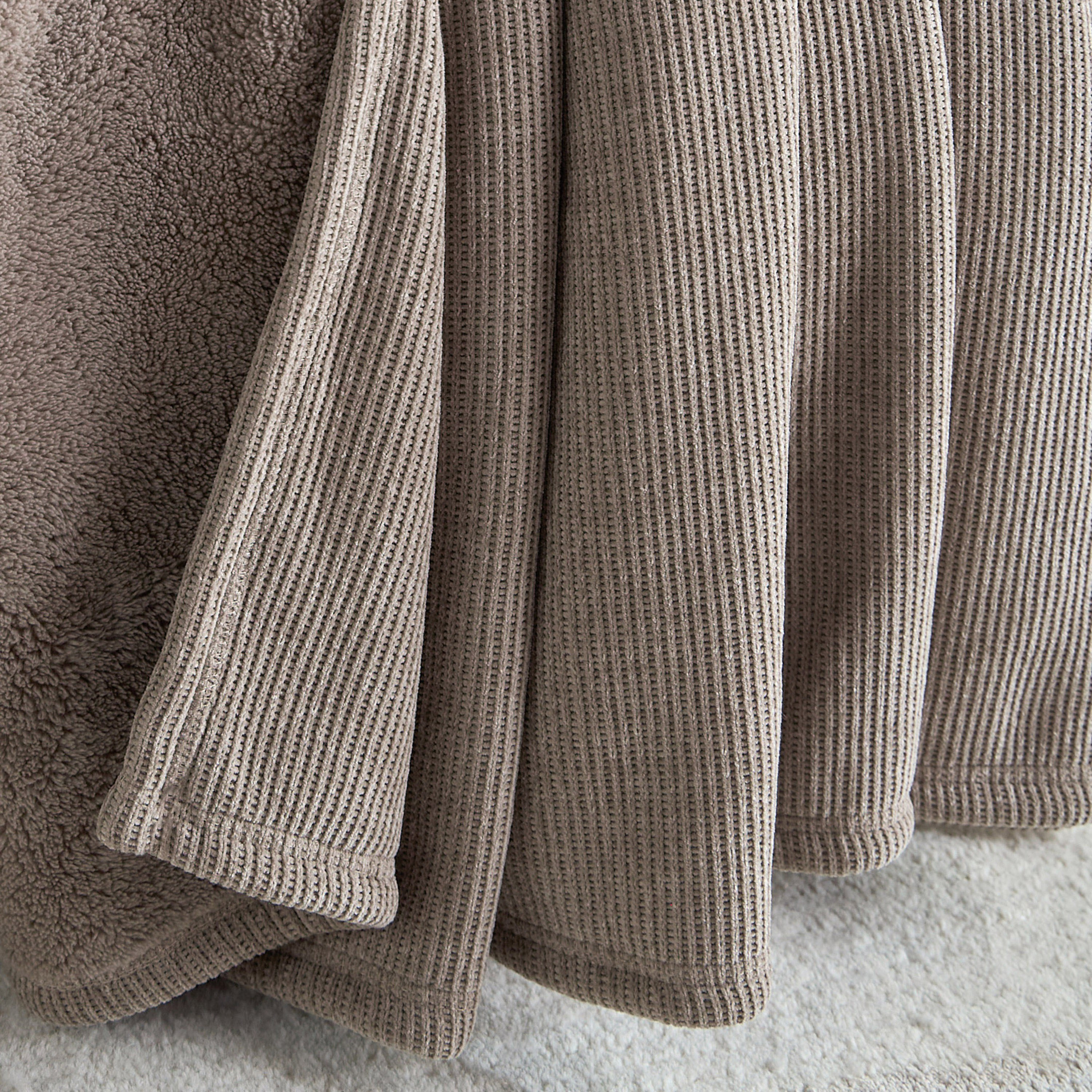 Luis Chenille Sherpa Queen Blanket - 200x240 cm-household-cushionsandthrows-throwsandblankets-blankets-image-2