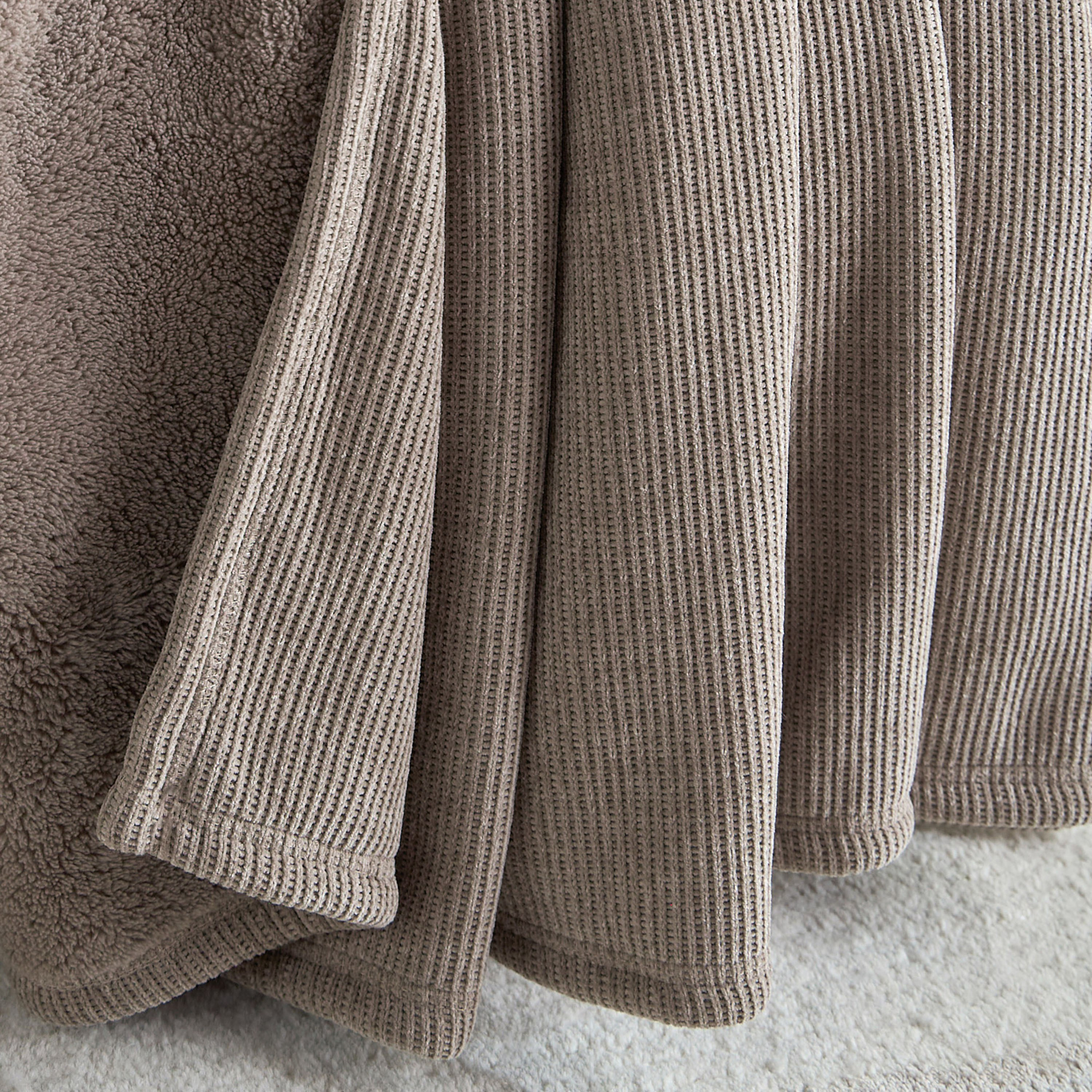Luis Chenille Sherpa Single Blanket - 150x200 cm-household-cushionsandthrows-throwsandblankets-blankets-image-2