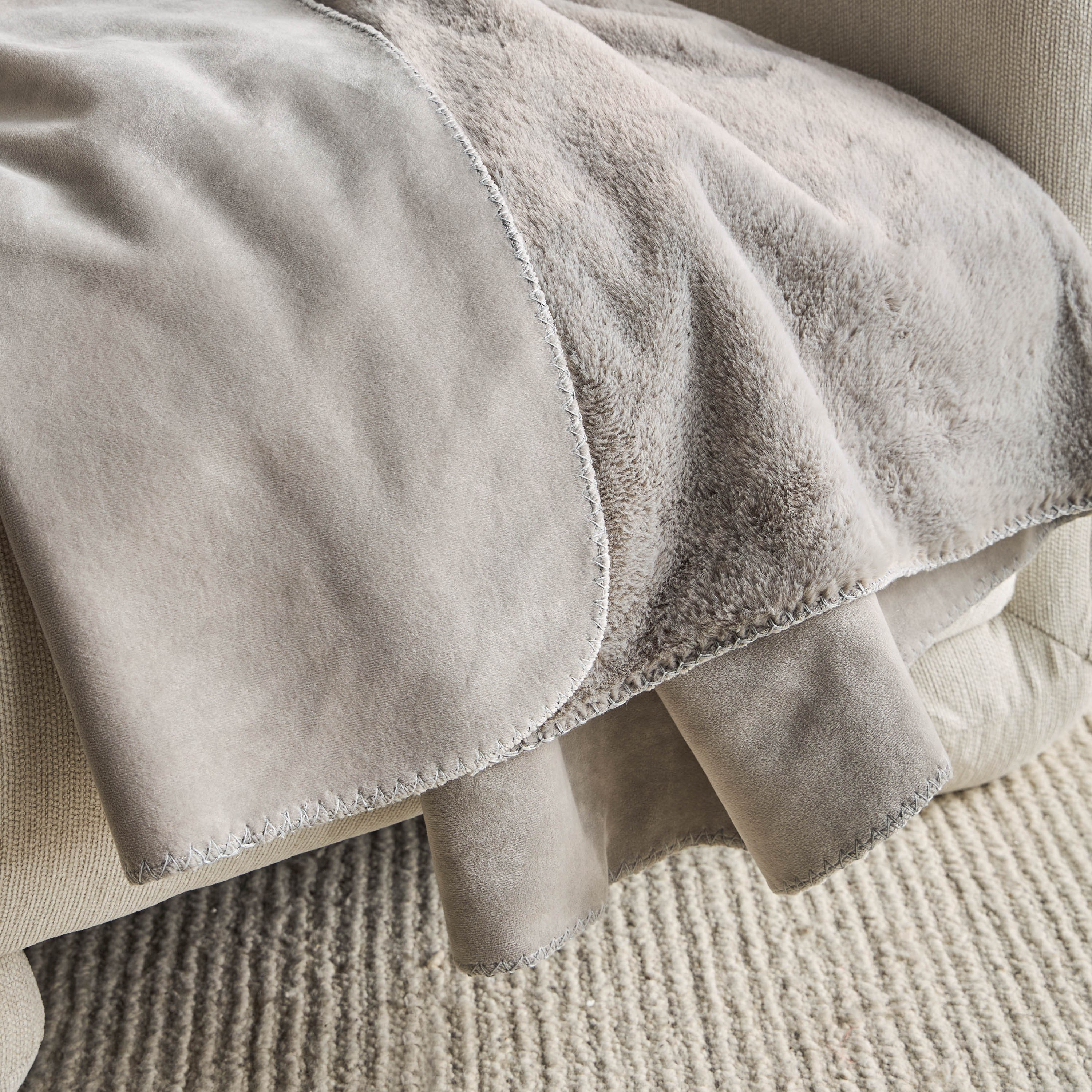 بطانية كوين مينك فرو أرنب - آرنا - 240x200 سم-household-bedding-blankets-image-2