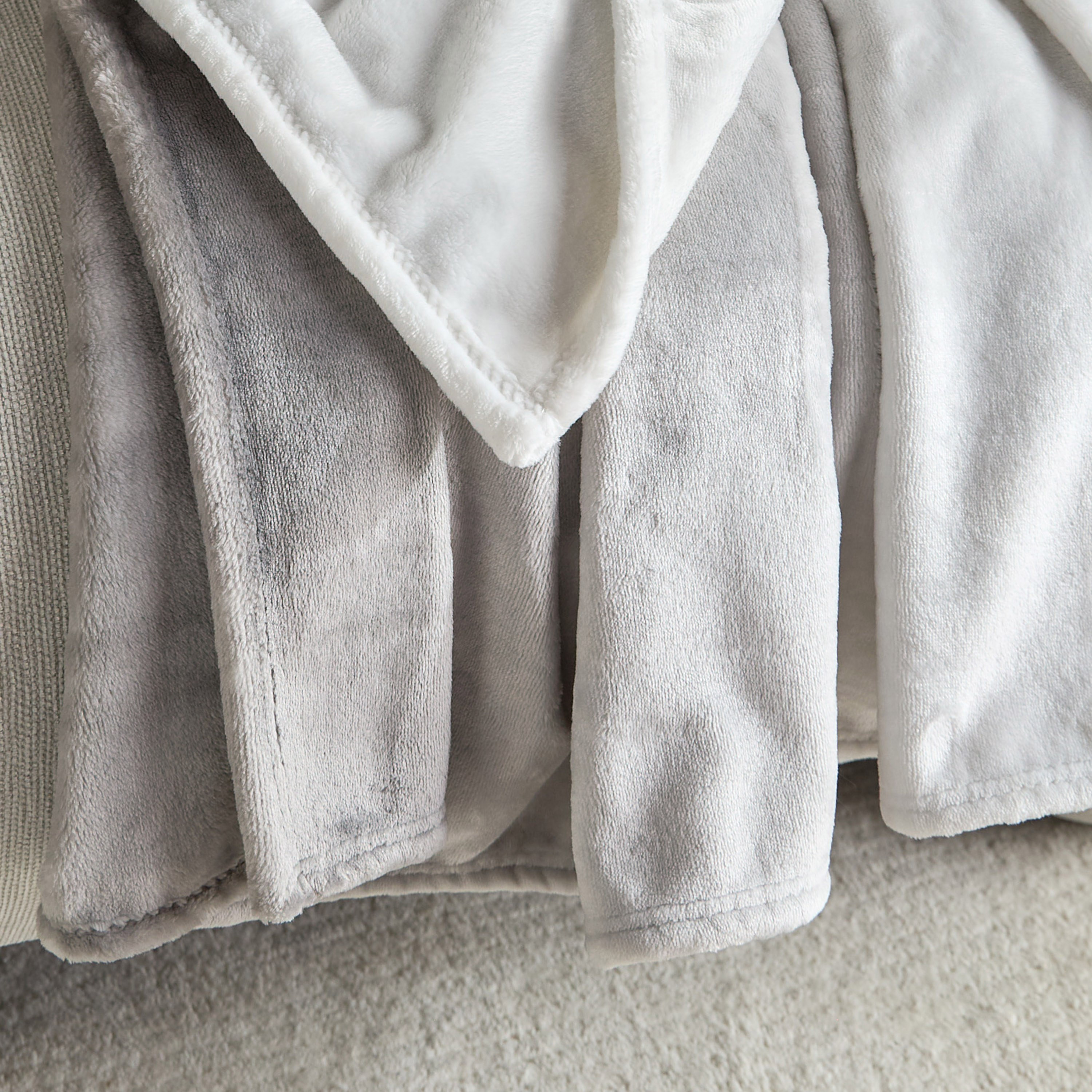 بطانية فردية فلانيل متدرجة اللون - ألف - 150x200 سم-household-bedding-blankets-image-2