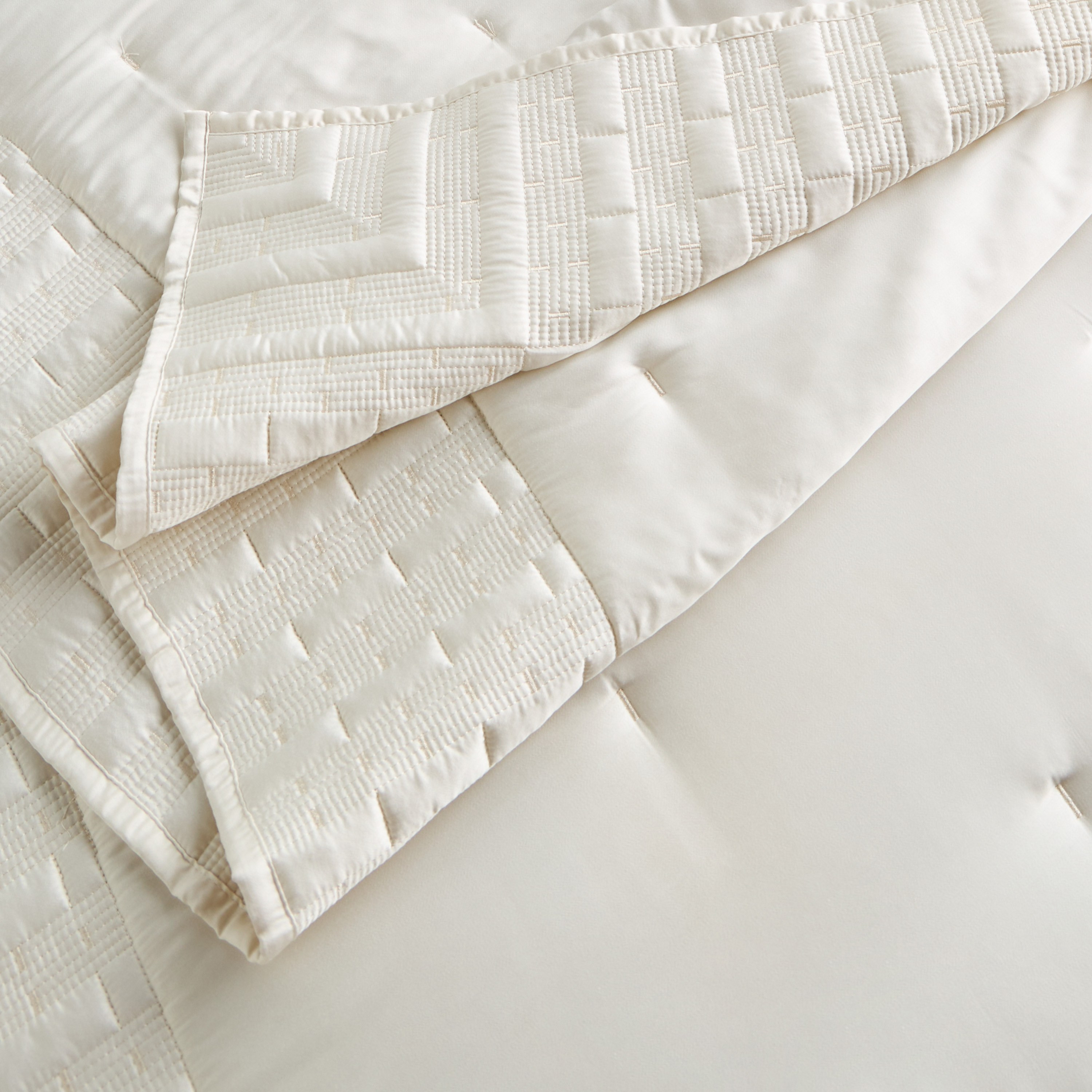 Abilio Cotton Bamboo Quilted 3-Piece Super King Bedspread Set - 240x260 cm-household-bedding-comfortersandbedspreads-bedspreads-image-4