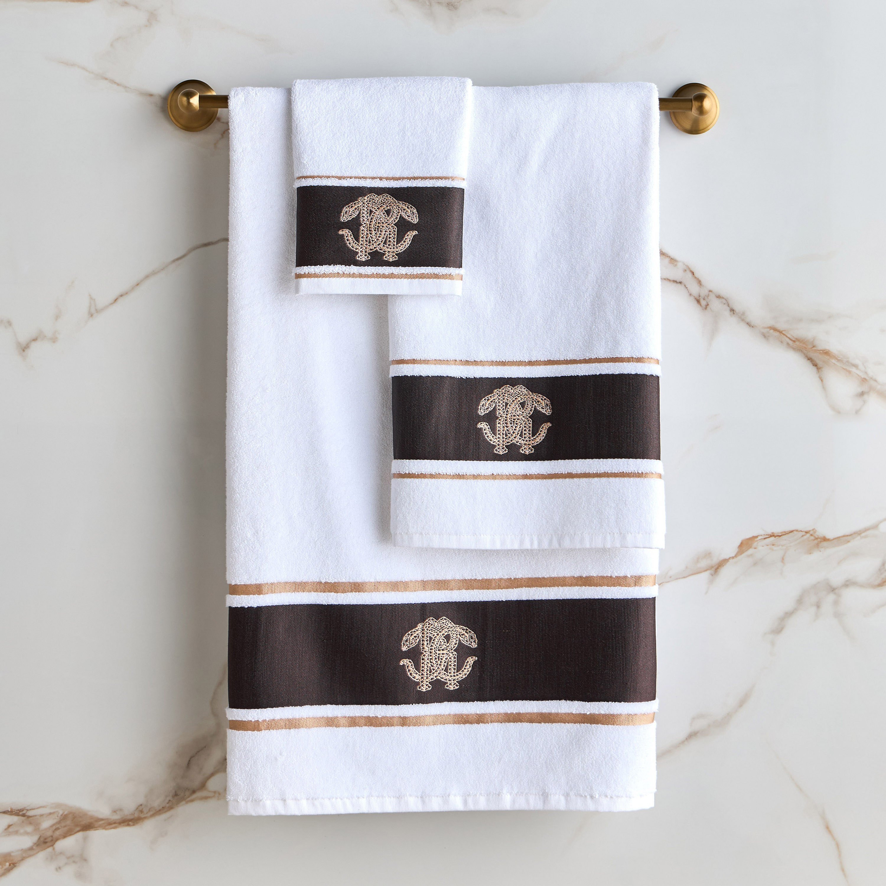 منشفة حمام قطن 550 جرام لكل متر مربع - روبيرتو كافالي - 70x140 سم-household-bathandlaundry-bathlinen-towels-image-3