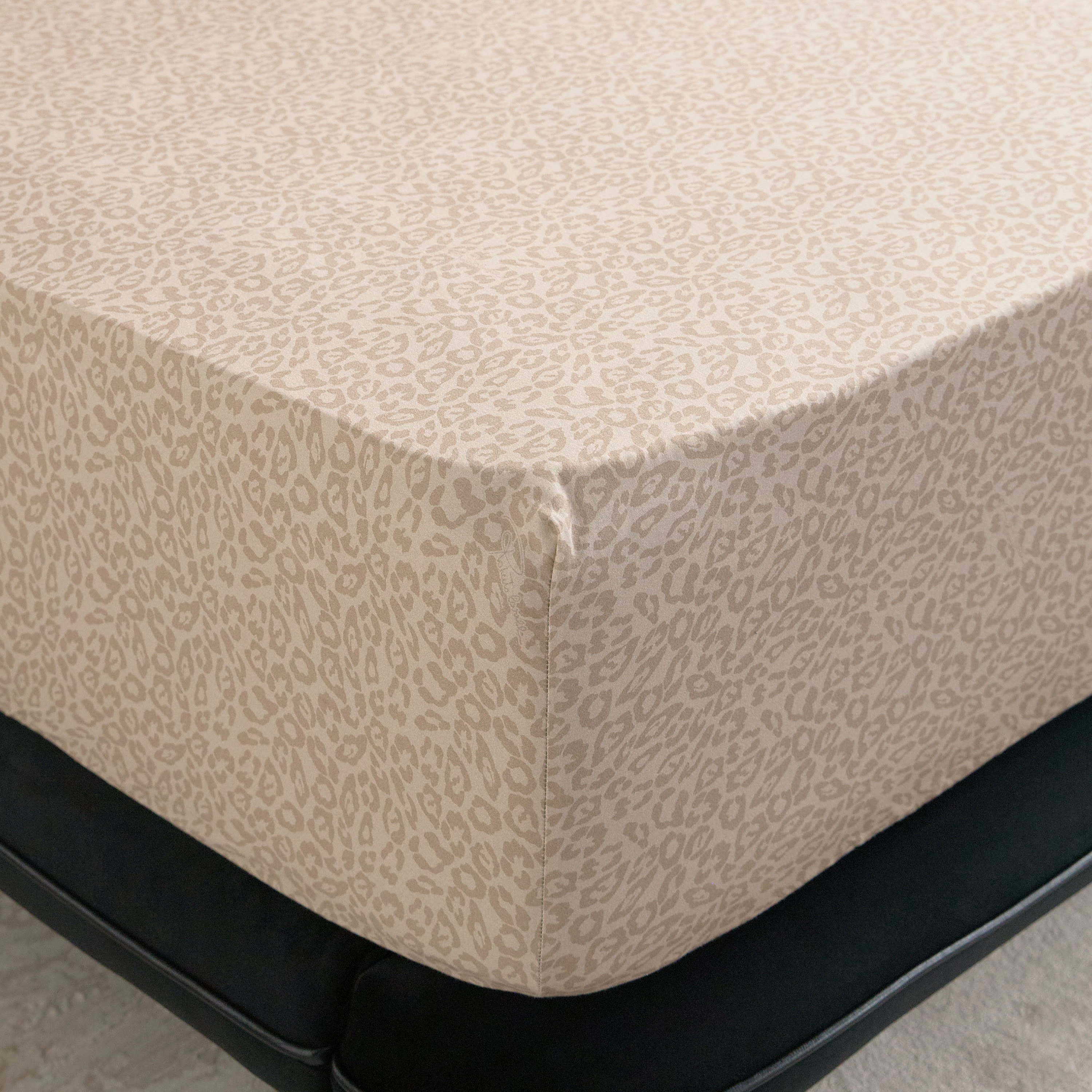 شرشف مطاطي سوبر كينج قطن ليوبارد - روبيرتو كافالي - 200x205 سم-household-bedding-sheetsandpillowcases-fittedsheets-image-1