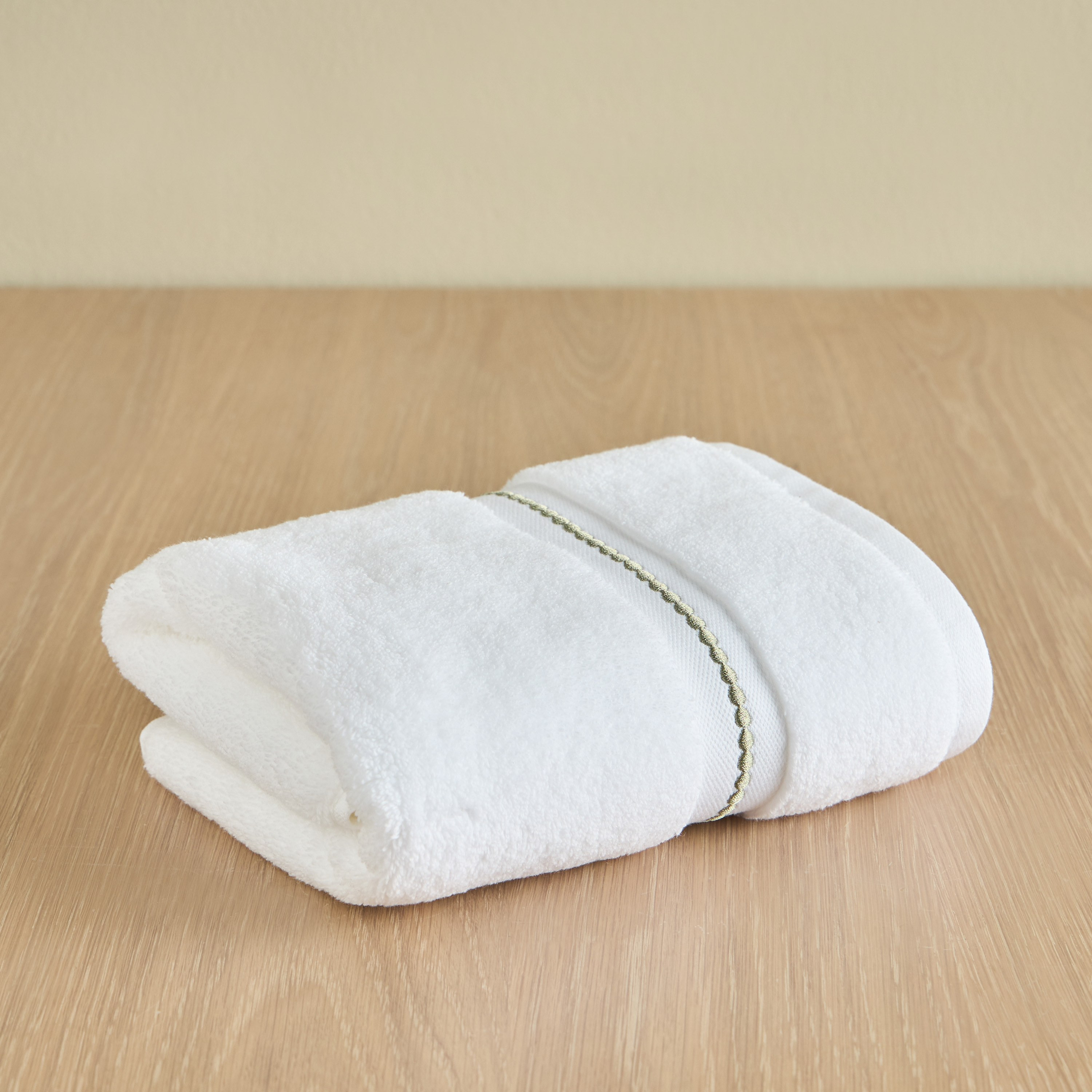 Varsailles Hand Towel - 50x90 cm-household-bathandlaundry-bathlinen-towels-image-1