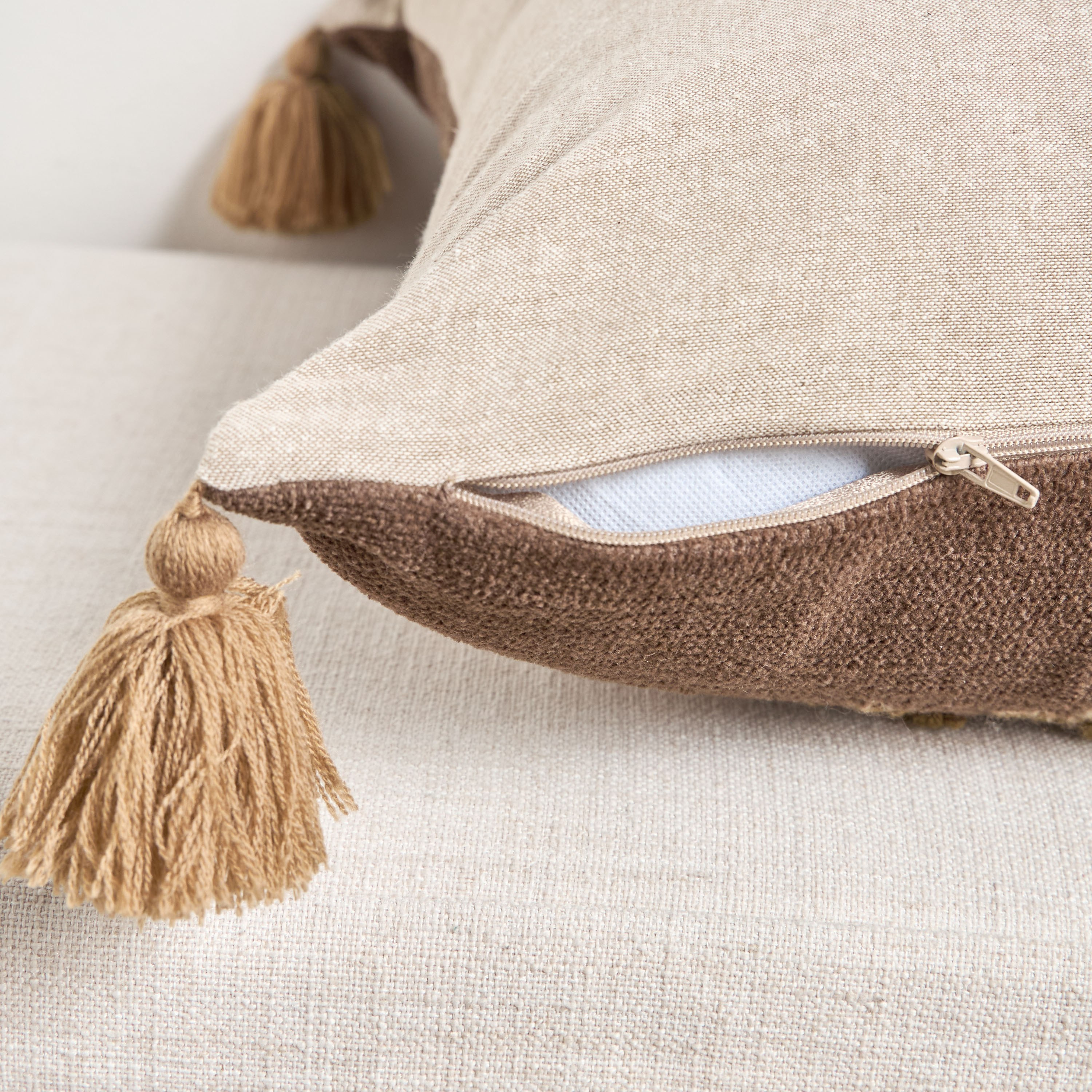 وسادة محشوة مطرزة - أريزو - ‎50×50 سم‎-household-cushionsandthrows-filledcushions-decorativecushions-image-3