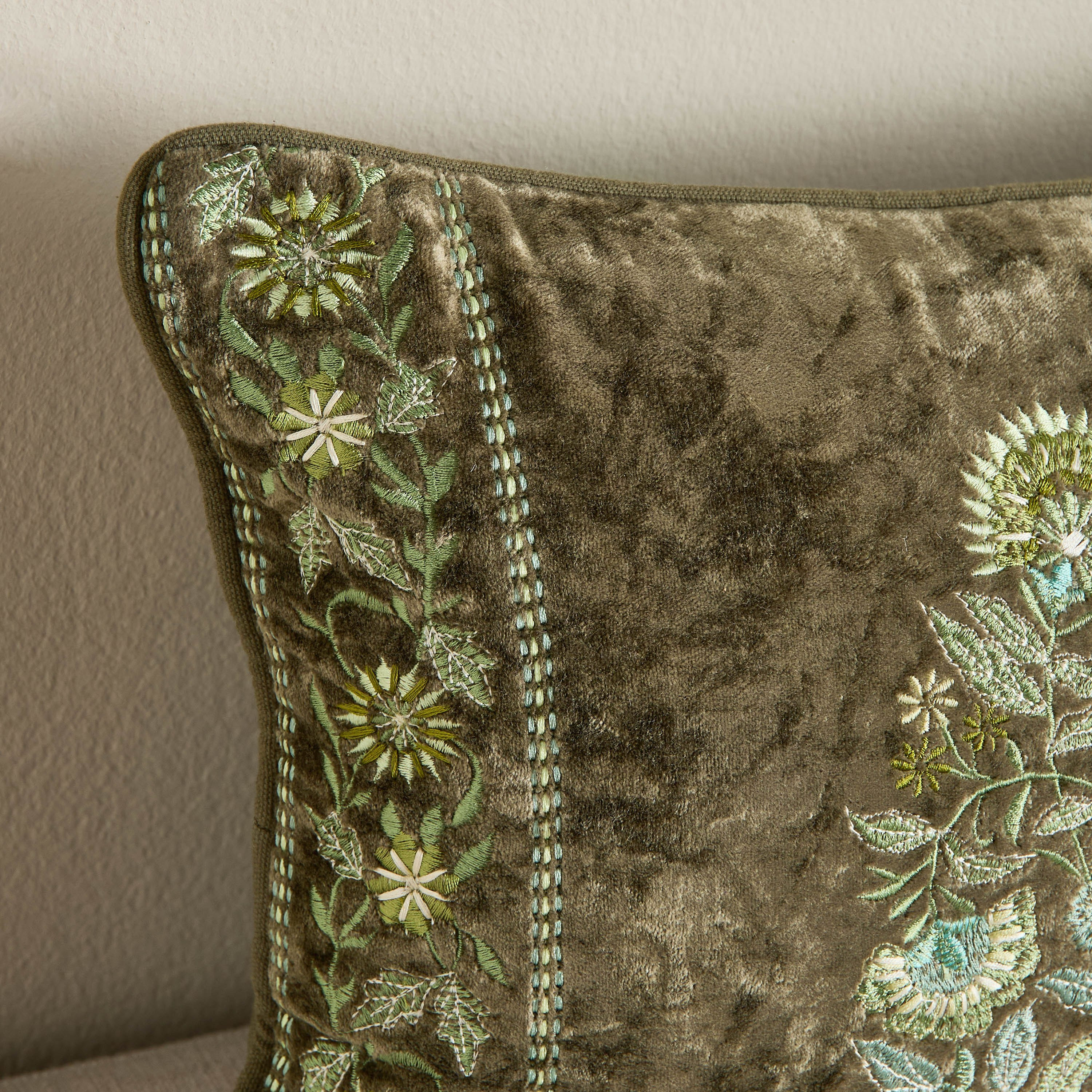 وسادة محشوة بتطريز بوتي - ايشان - 30x50 سم-household-cushionsandthrows-filledcushions-decorativecushions-image-2