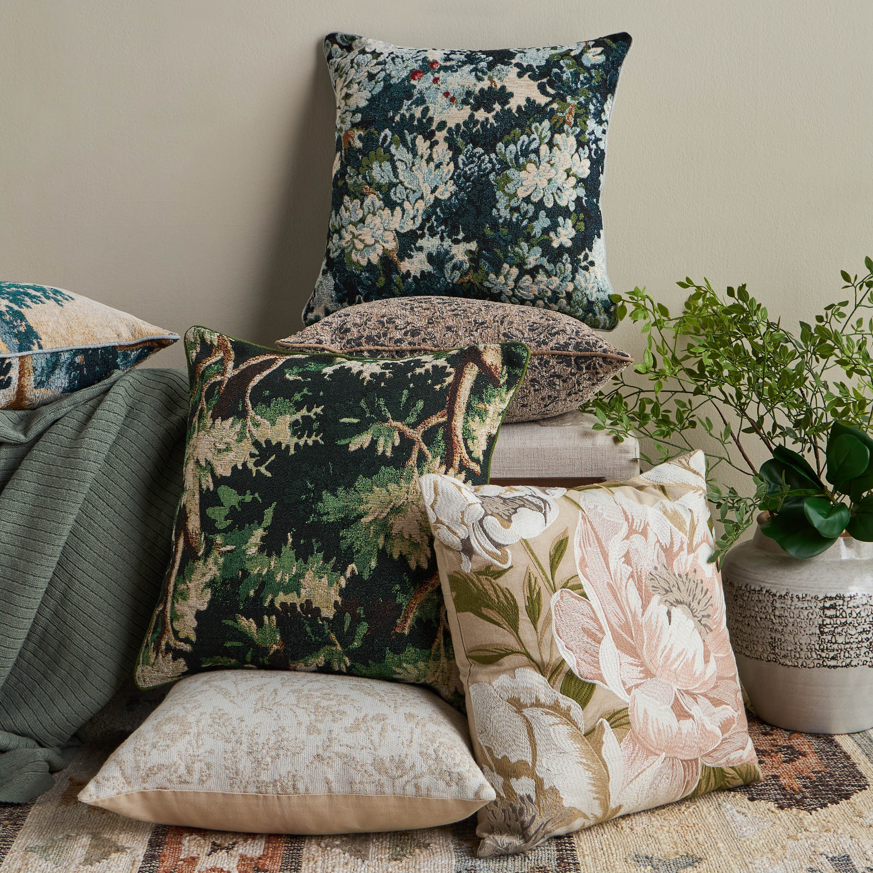 Antonia Jacquard Filled Cushion - 50x50 cm-household-cushionsandthrows-filledcushions-decorativecushions-image-4