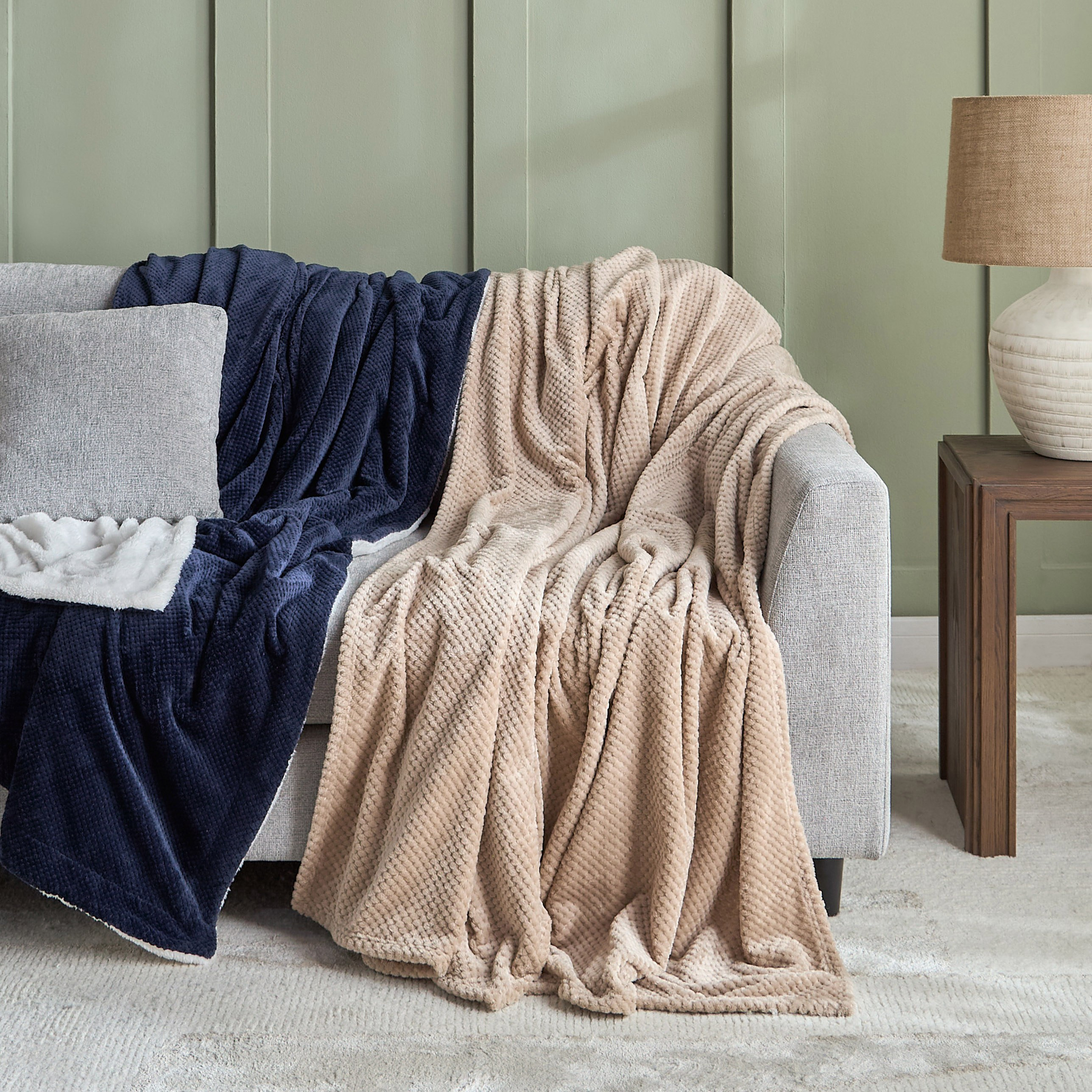 Baylor Jacquard Fleece Queen Blanket - 200x220 cm-household-bedding-blankets-image-3