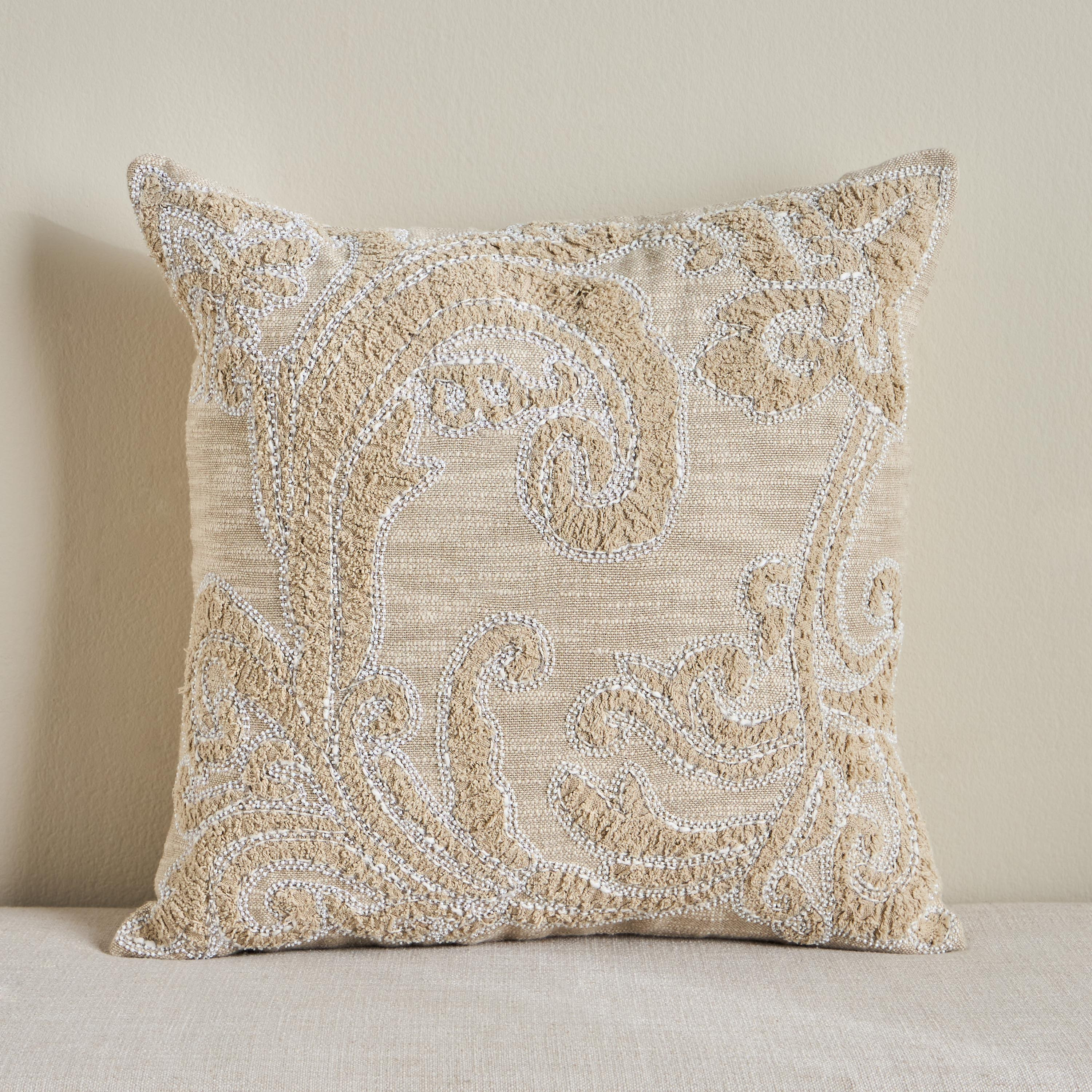 وسادة محشوة مطرزة شندي بيزلي -  50x50 سم-household-cushionsandthrows-filledcushions-decorativecushions-image-1