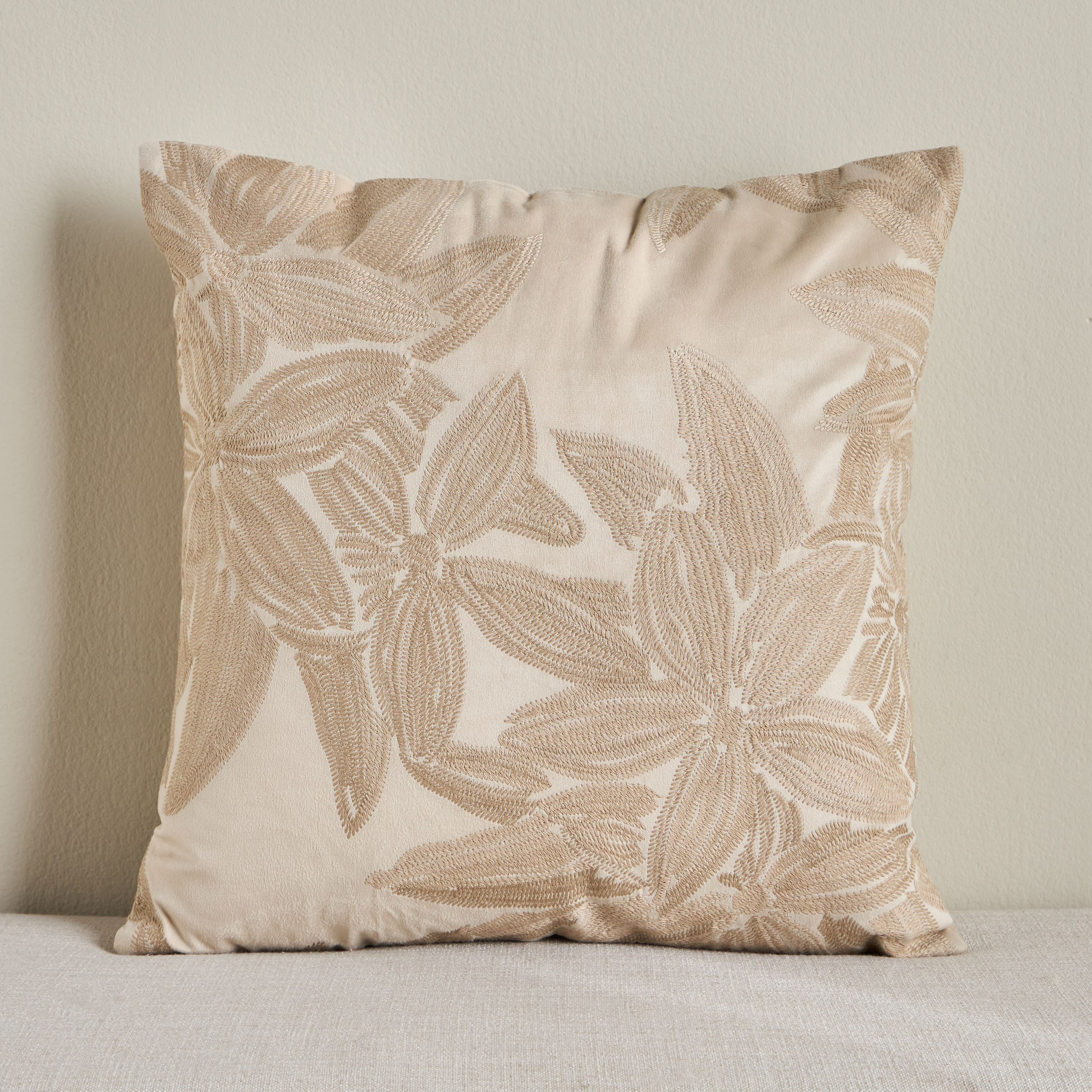 Bog Flower Embroidered Cushion Cover - 50x50 cm-household-cushionsandthrows-cushioncovers-image-1