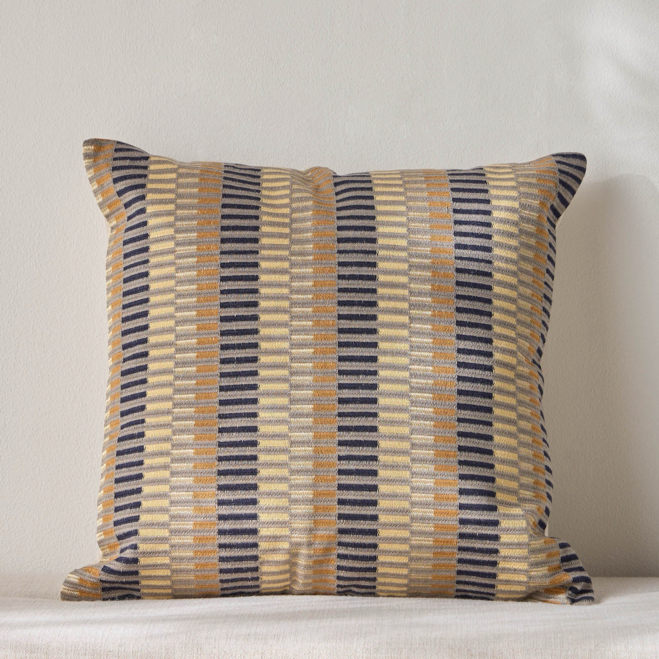 وسادة محشوة مطرزة - هانوك ستيبس - 50×50 سم-household-cushionsandthrows-filledcushions-decorativecushions-image-5