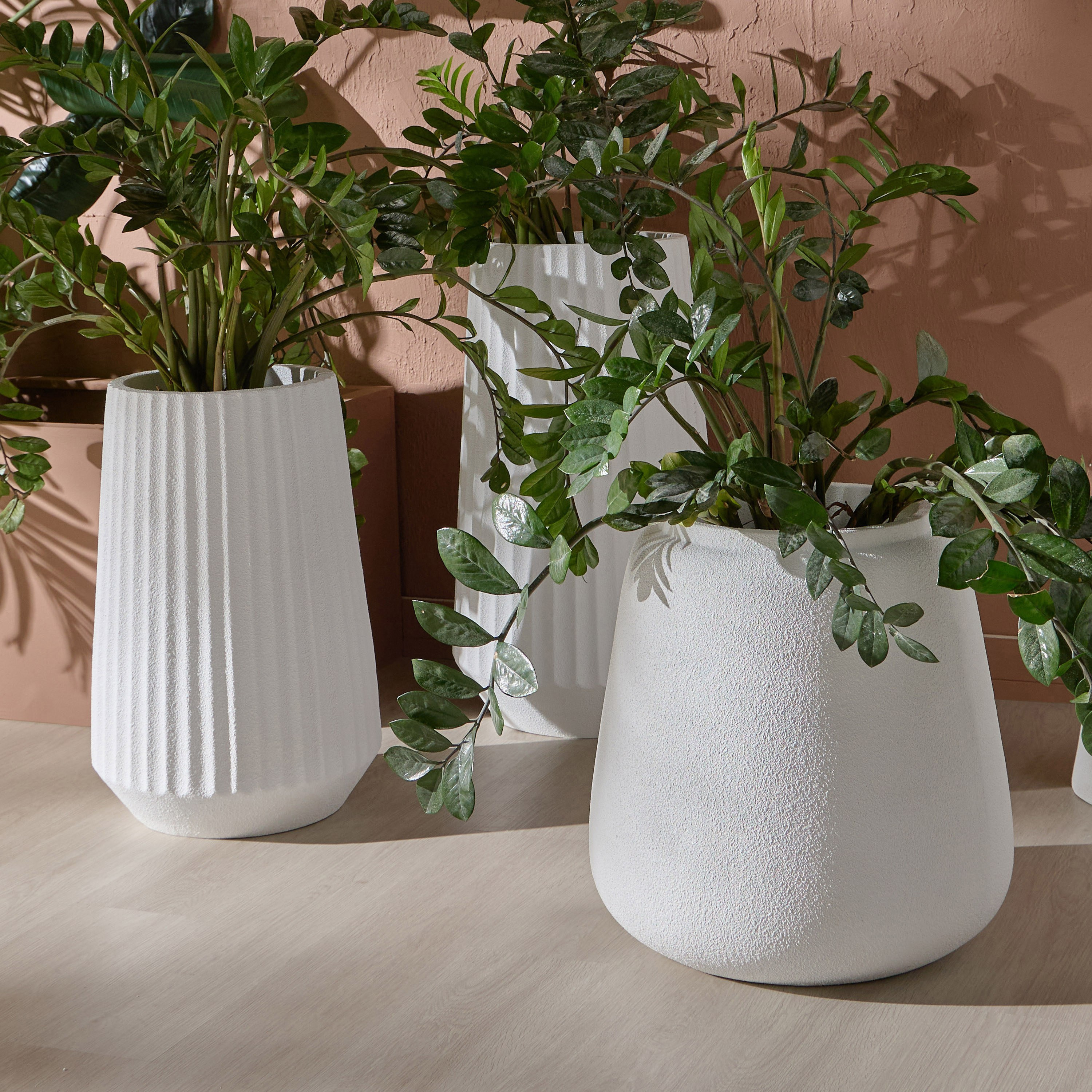 Stucco Ribbed Polyresin Outdoor Planter - 60 cm-household-gardenandoutdoor-potsandplanters-planters-image-4