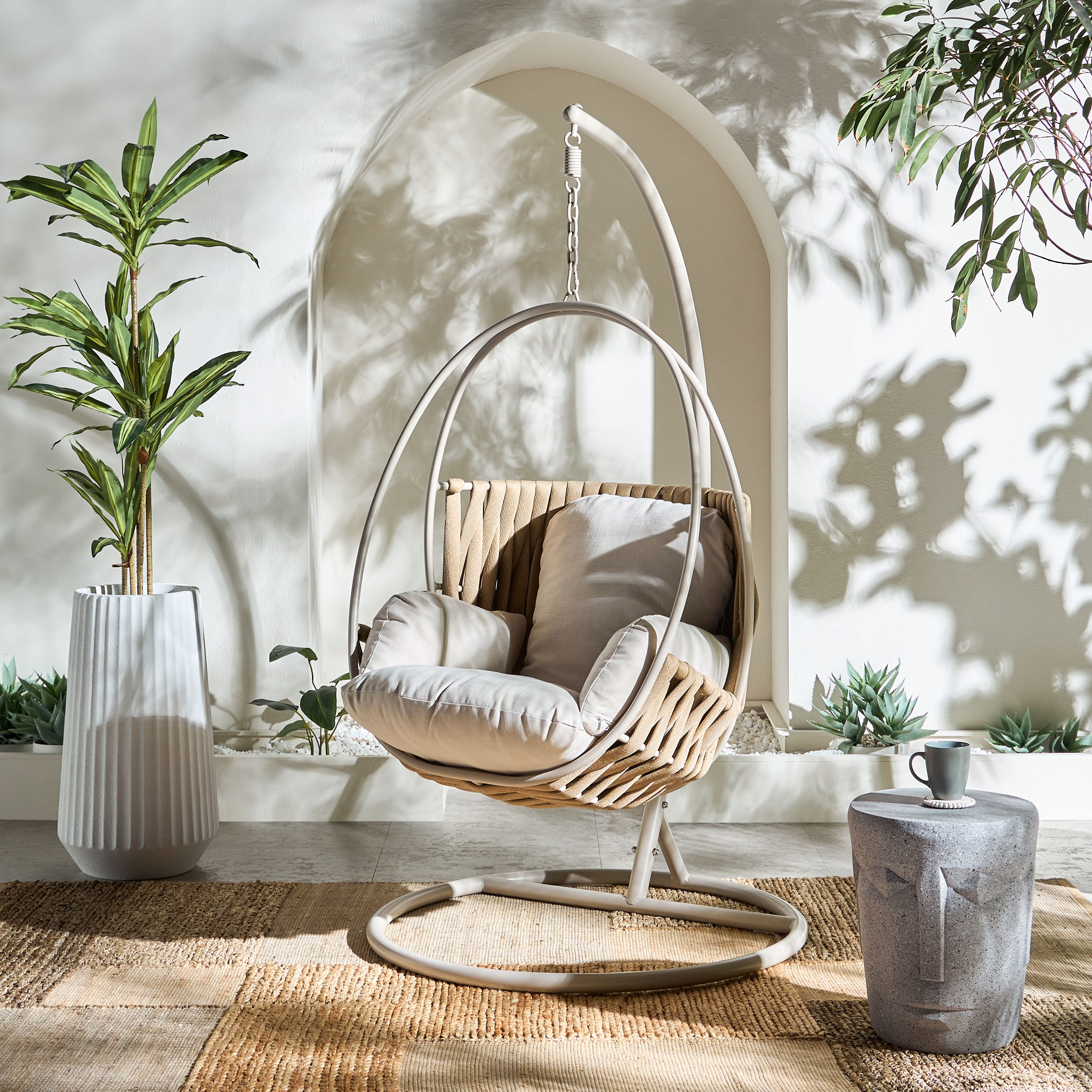 Stucco Ribbed Polyresin Outdoor Planter - 76 cm-household-gardenandoutdoor-potsandplanters-planters-image-4