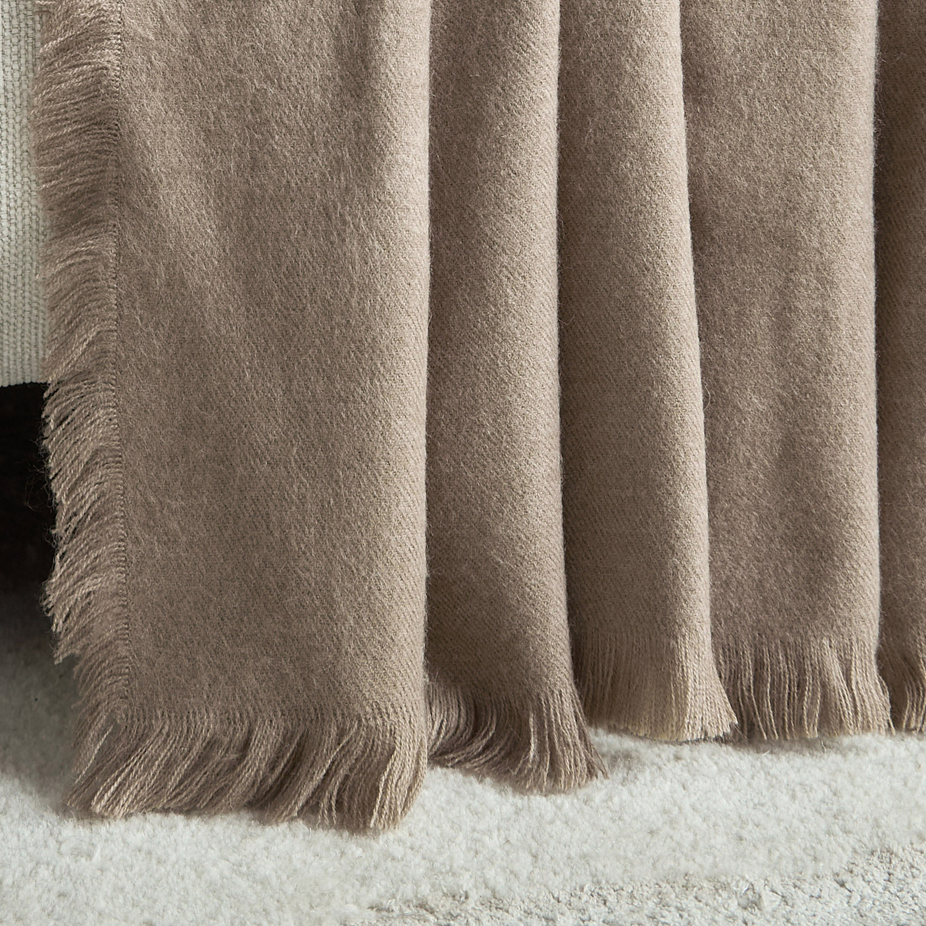 Sofine Throw - 130x170 cm-household-bedding-blankets-image-2