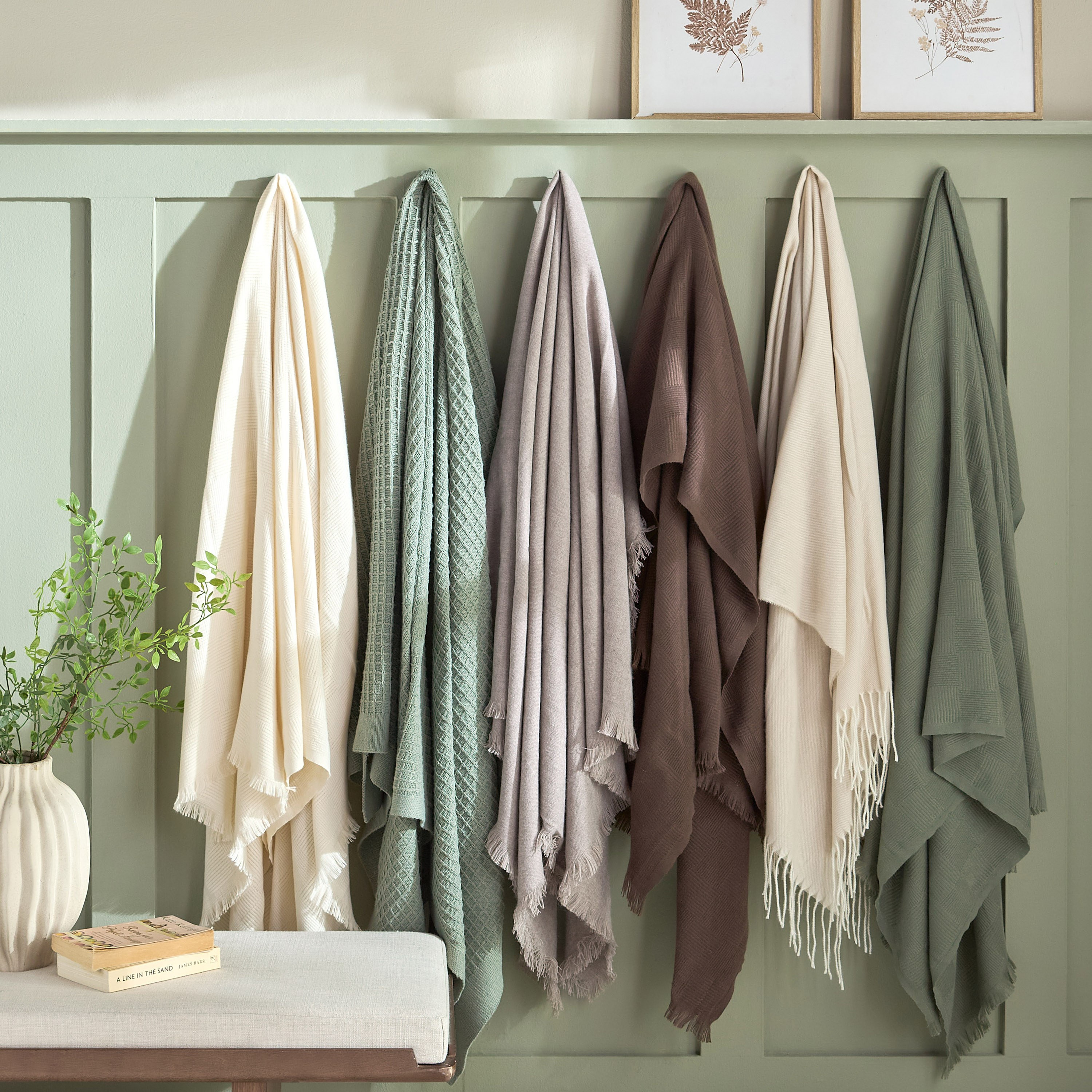 Sofine Throw - 130x170 cm-household-bedding-blankets-image-3