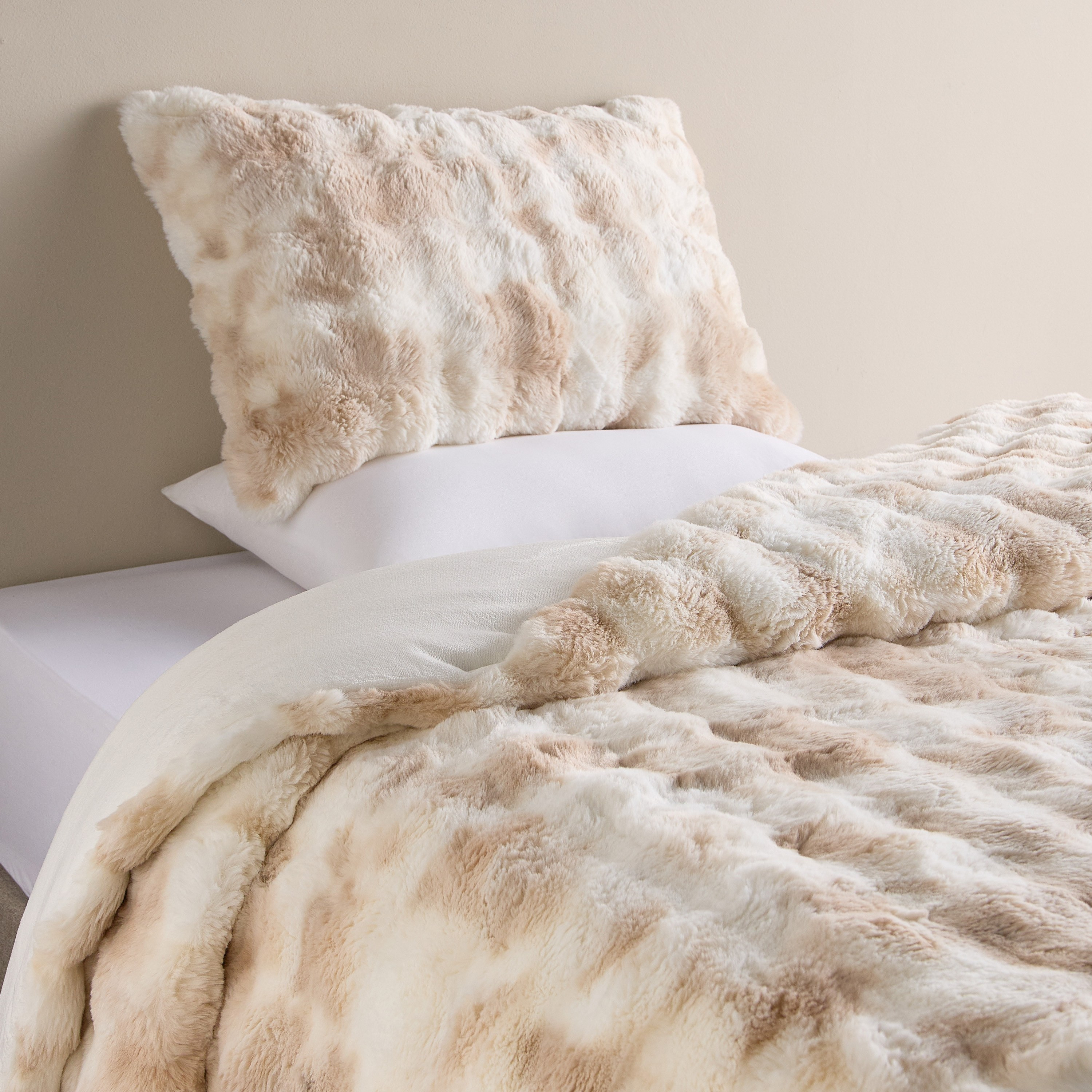 Diane Flannel 2-Piece Full Comforter Set - 160x240 cm-household-bedding-comfortersandbedspreads-comforters-image-1