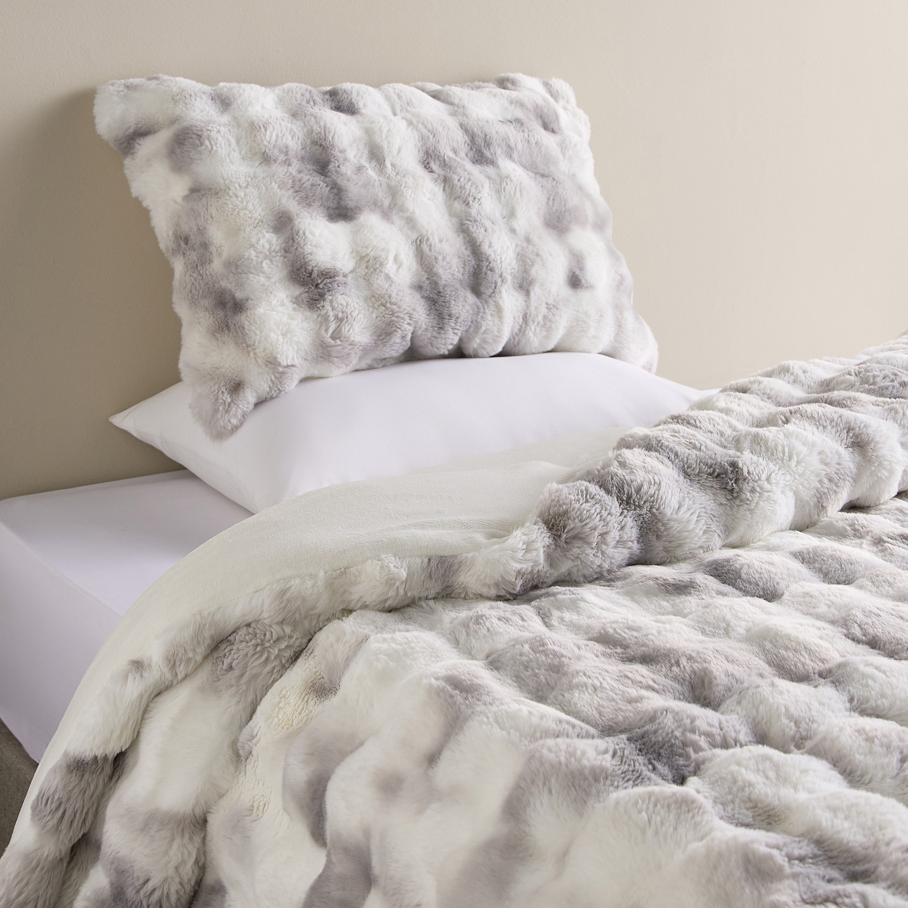 Diane Flannel 2-Piece Full Comforter Set - 160x240 cm-household-bedding-comfortersandbedspreads-comforters-image-1