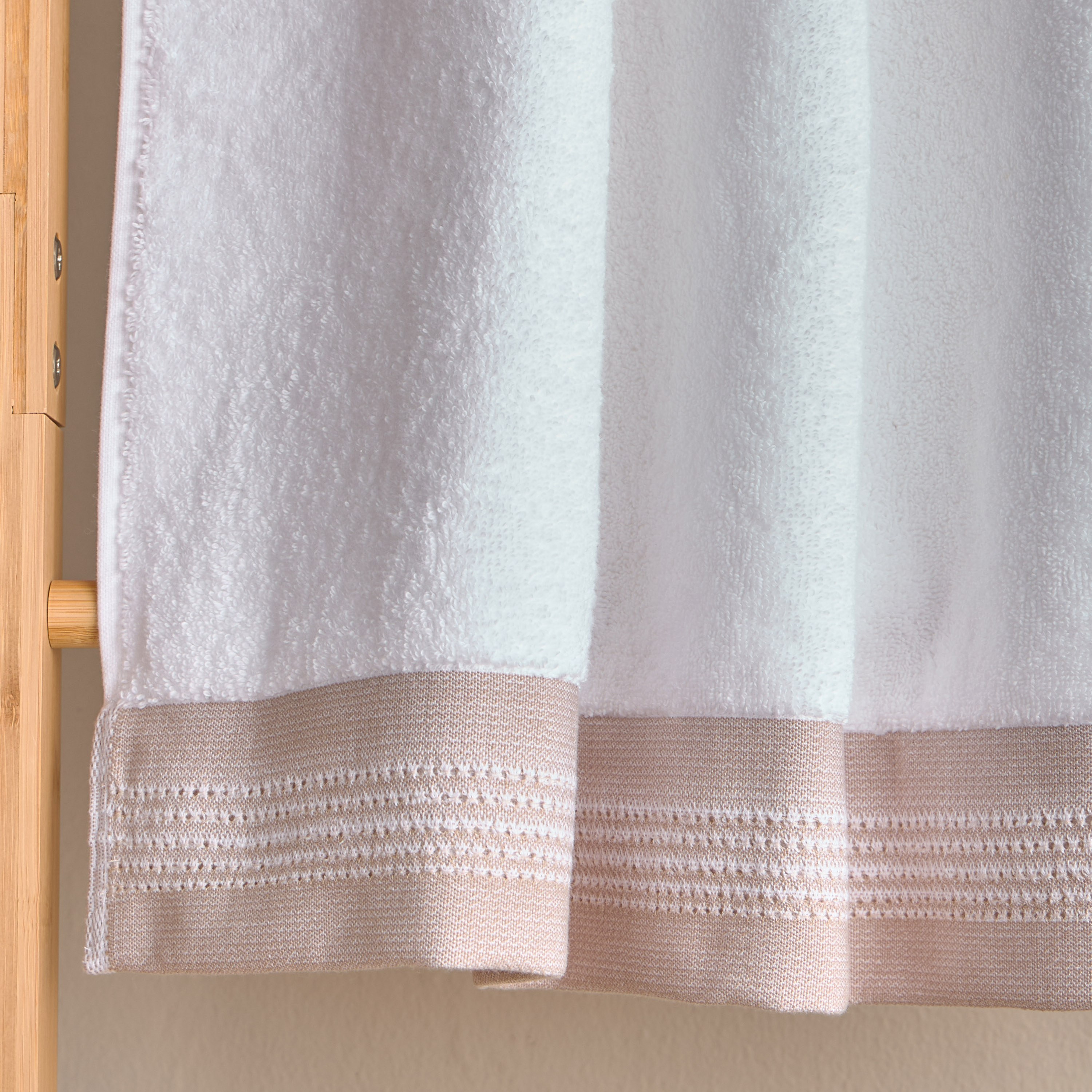 Velair 650 GSM Portuguese Cotton Bath Towel - 70x140 cm-household-bathandlaundry-bathlinen-towels-image-3