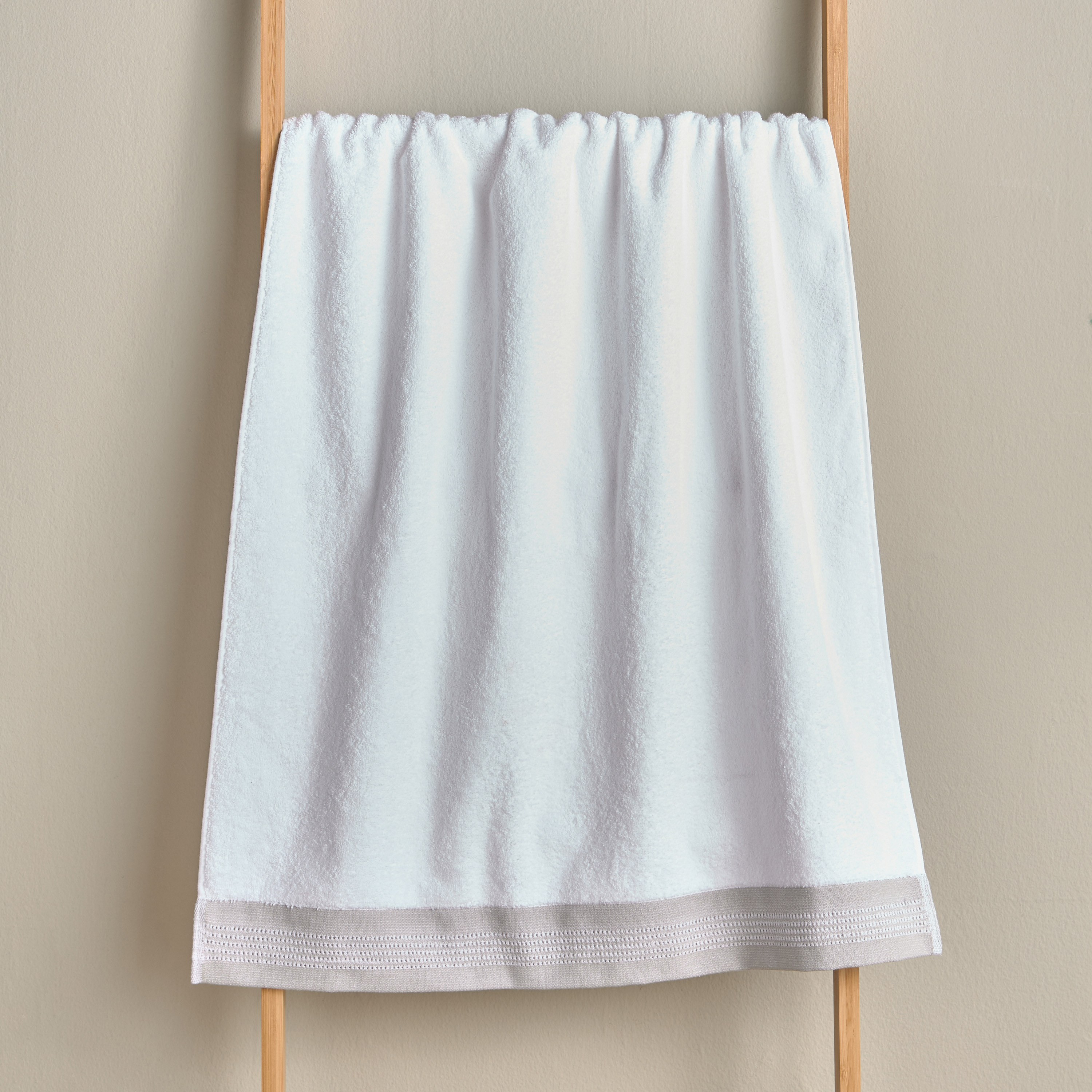 Velair 650 GSM Portuguese Cotton Bath Towel - 70x140 cm-household-bathandlaundry-bathlinen-towels-image-2