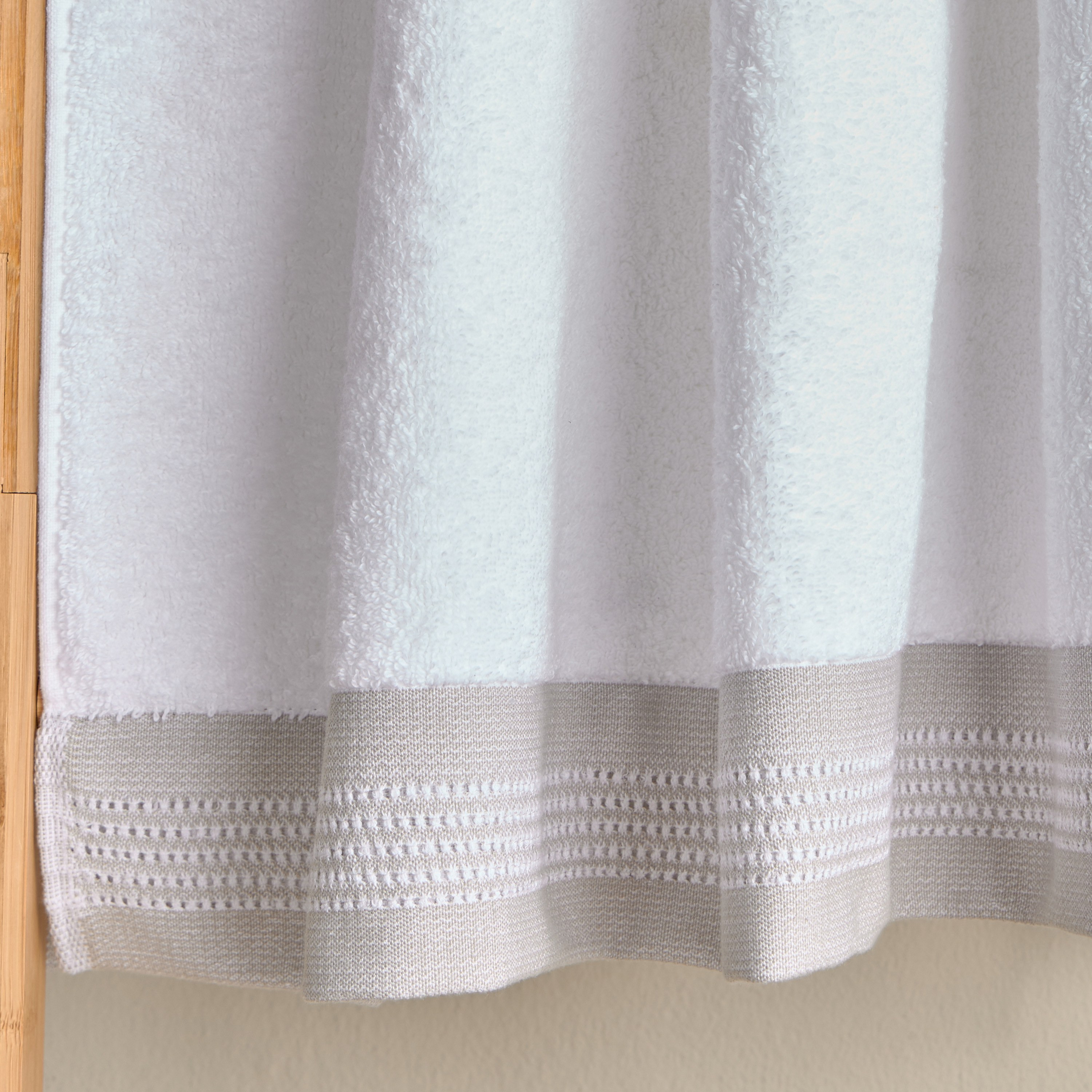 Velair 650 GSM Portuguese Cotton Bath Towel - 70x140 cm-household-bathandlaundry-bathlinen-towels-image-3