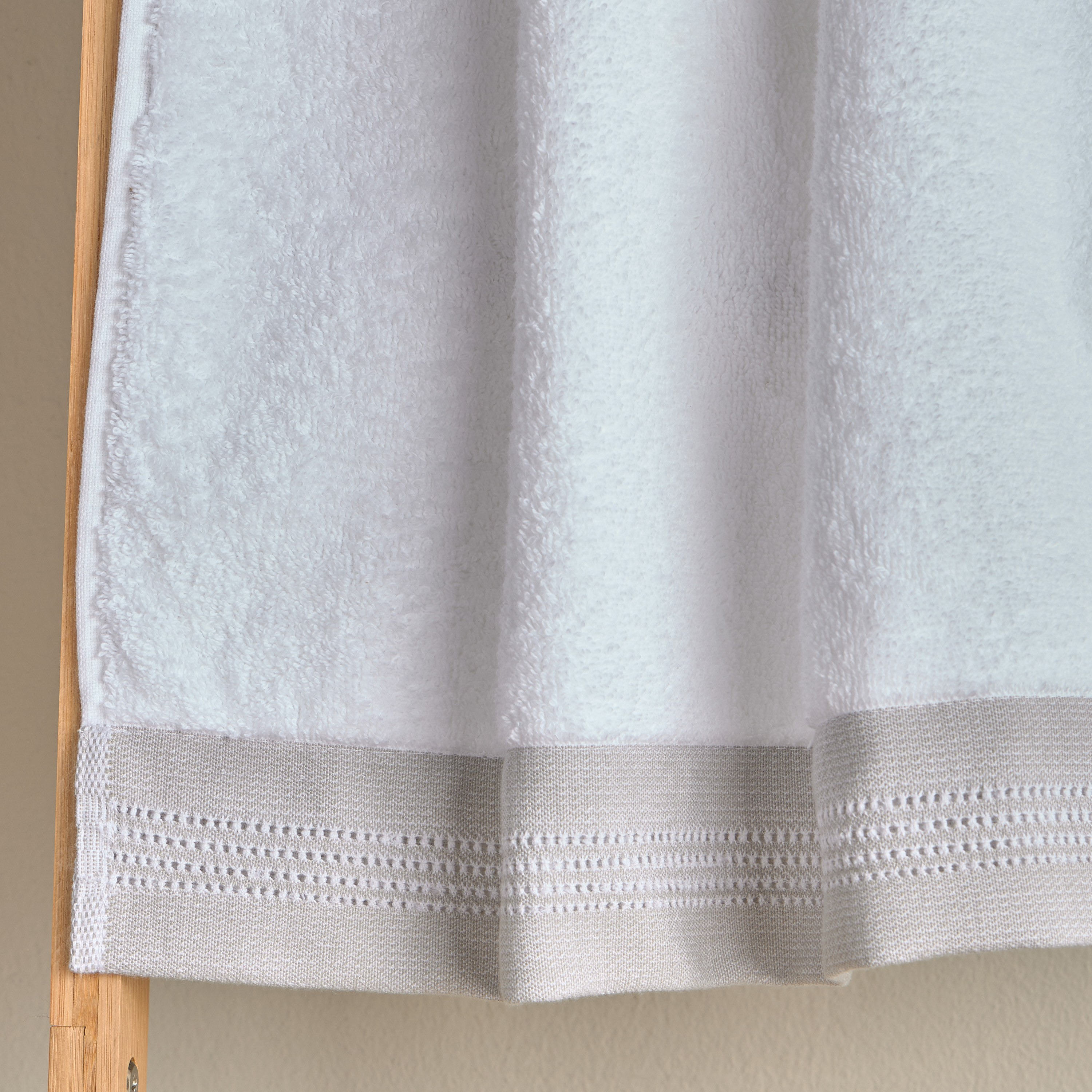Velair 650 GSM Portuguese Cotton Hand Towel - 50x90 cm-household-bathandlaundry-bathlinen-towels-image-3
