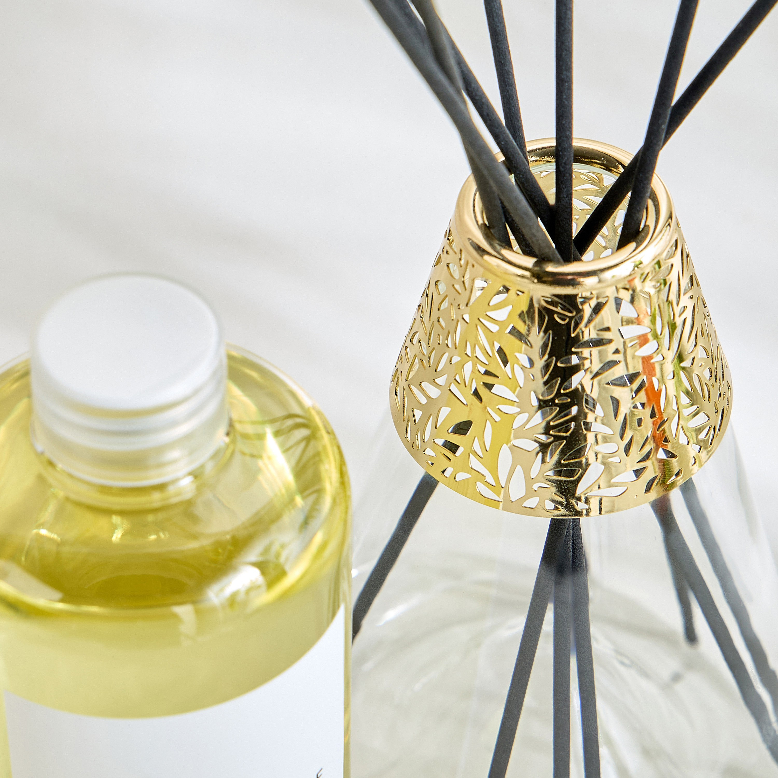Alif Cedarwood Vanilla Reed Diffuser - 500 ml-household-homefragrance-reeddiffusers-image-3