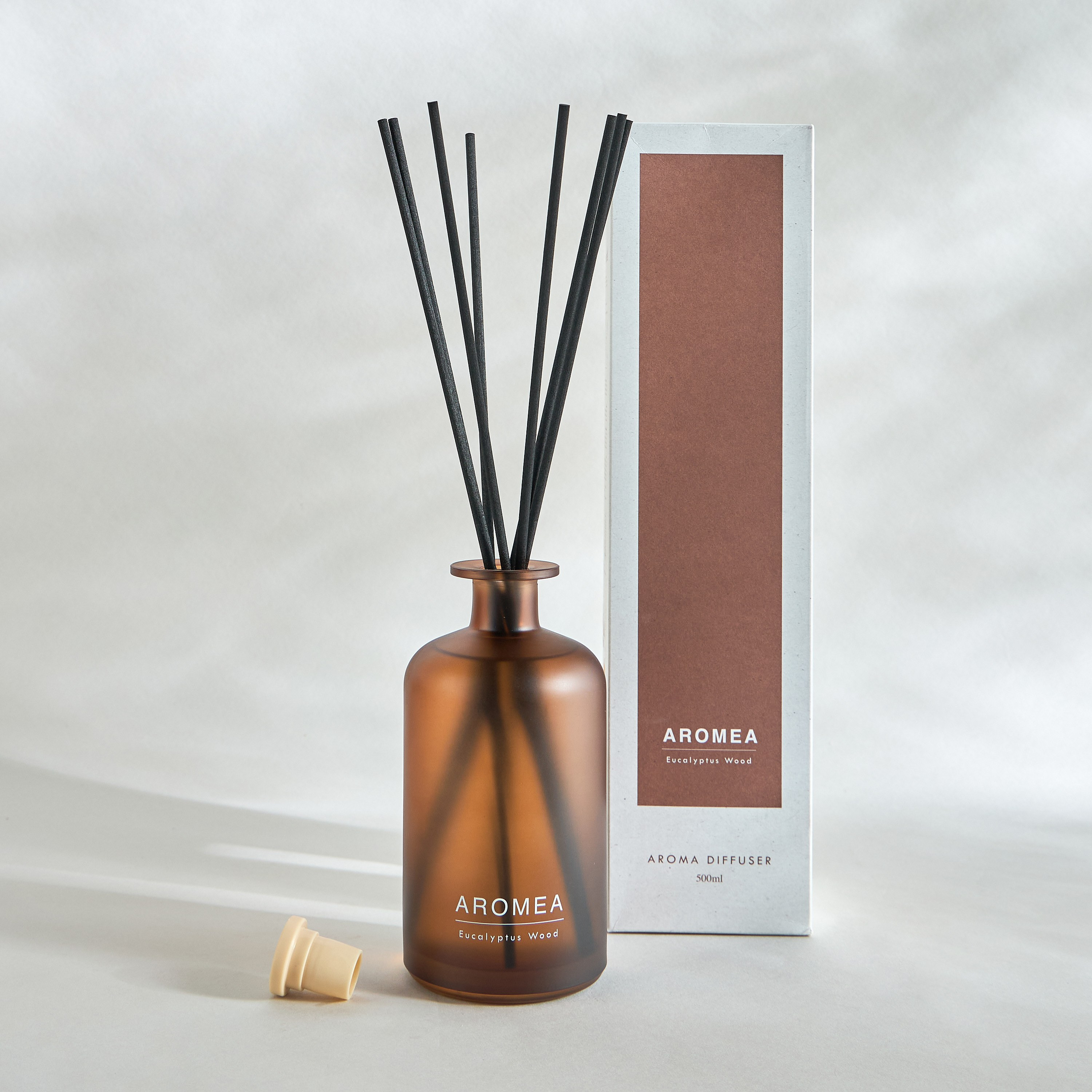 Aromea Eucalyptus Wood Reed Diffuser - 500 ml-household-homefragrance-reeddiffusers-image-2