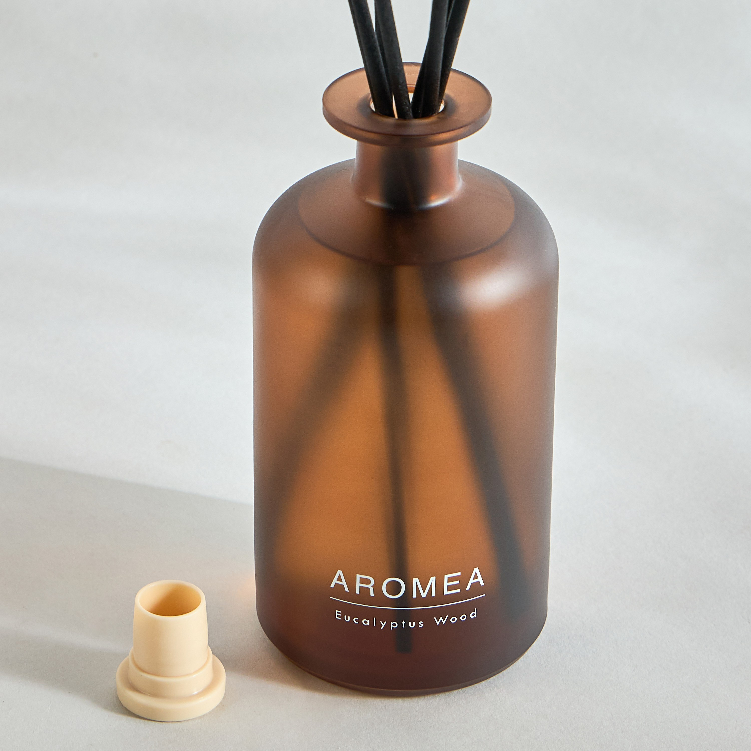 Aromea Eucalyptus Wood Reed Diffuser - 500 ml-household-homefragrance-reeddiffusers-image-3