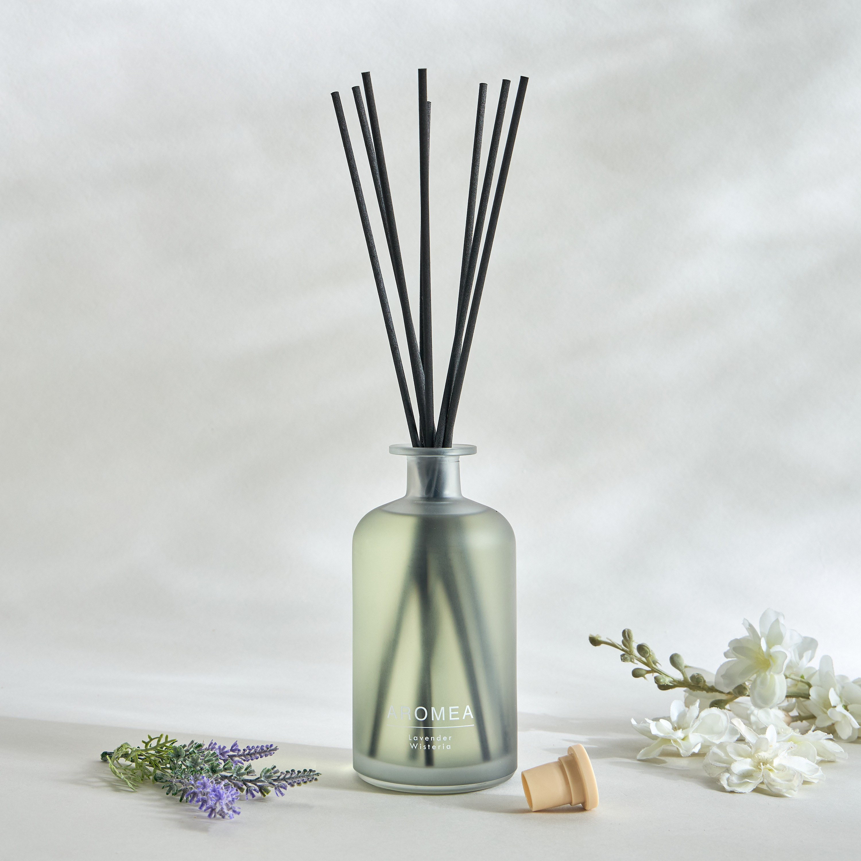 Aromea Lavender Wisteria Reed Diffuser - 500 ml-household-homefragrance-reeddiffusers-image-1