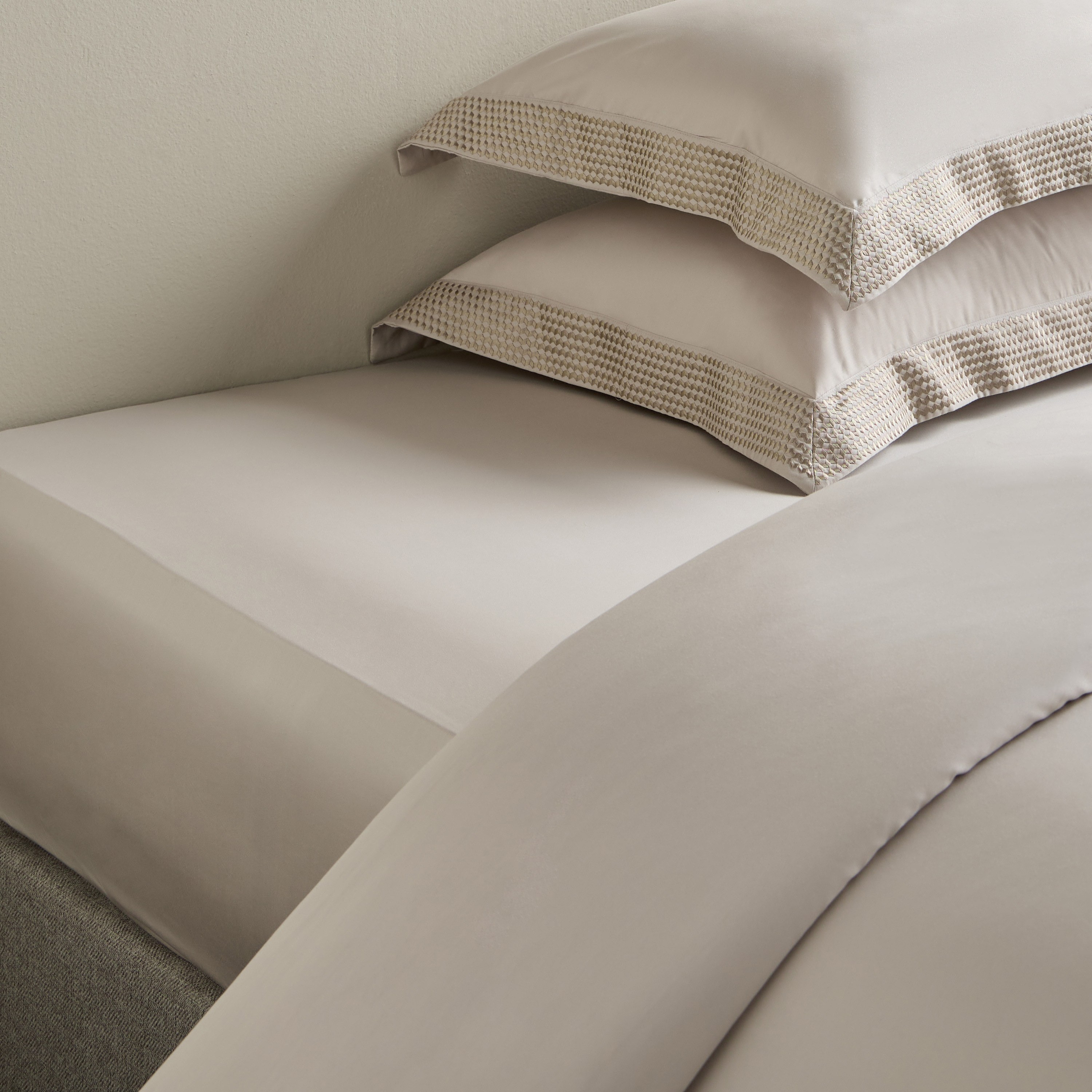 Waves Egyptian Cotton 400 Thread Count King Fitted Sheet - 180x205 cm-household-bedding-sheetsandpillowcases-fittedsheets-image-3