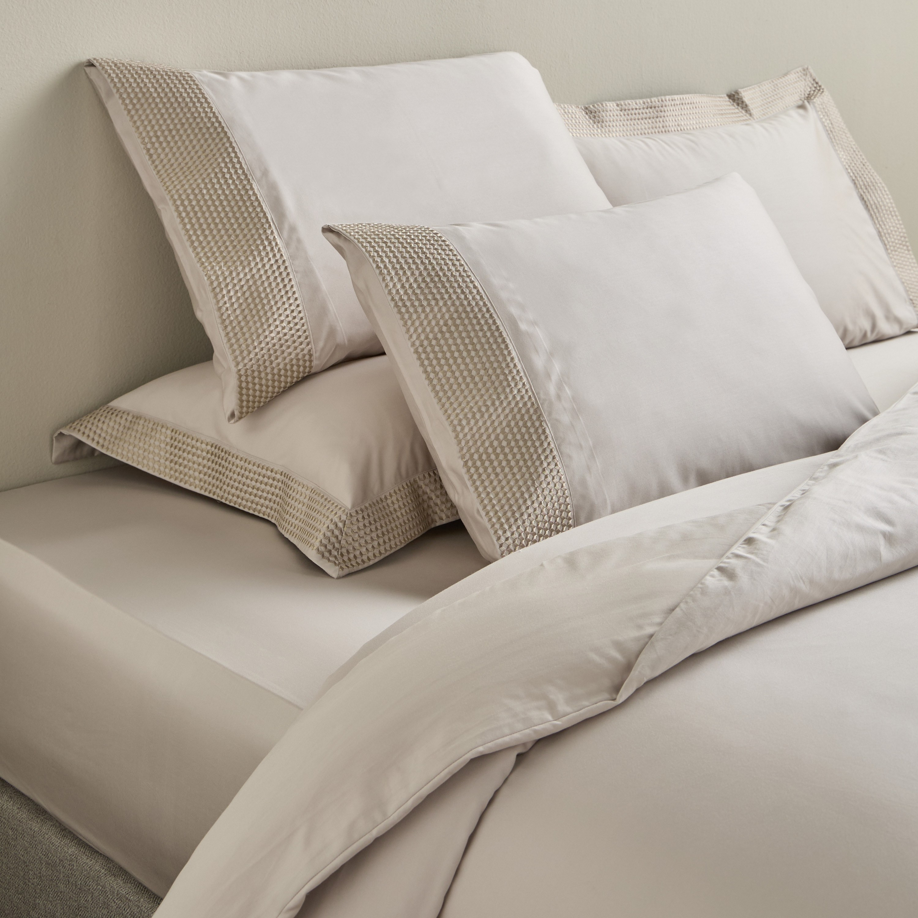 Waves Egyptian Cotton 400 Thread Count King Fitted Sheet - 180x205 cm-household-bedding-sheetsandpillowcases-fittedsheets-image-4