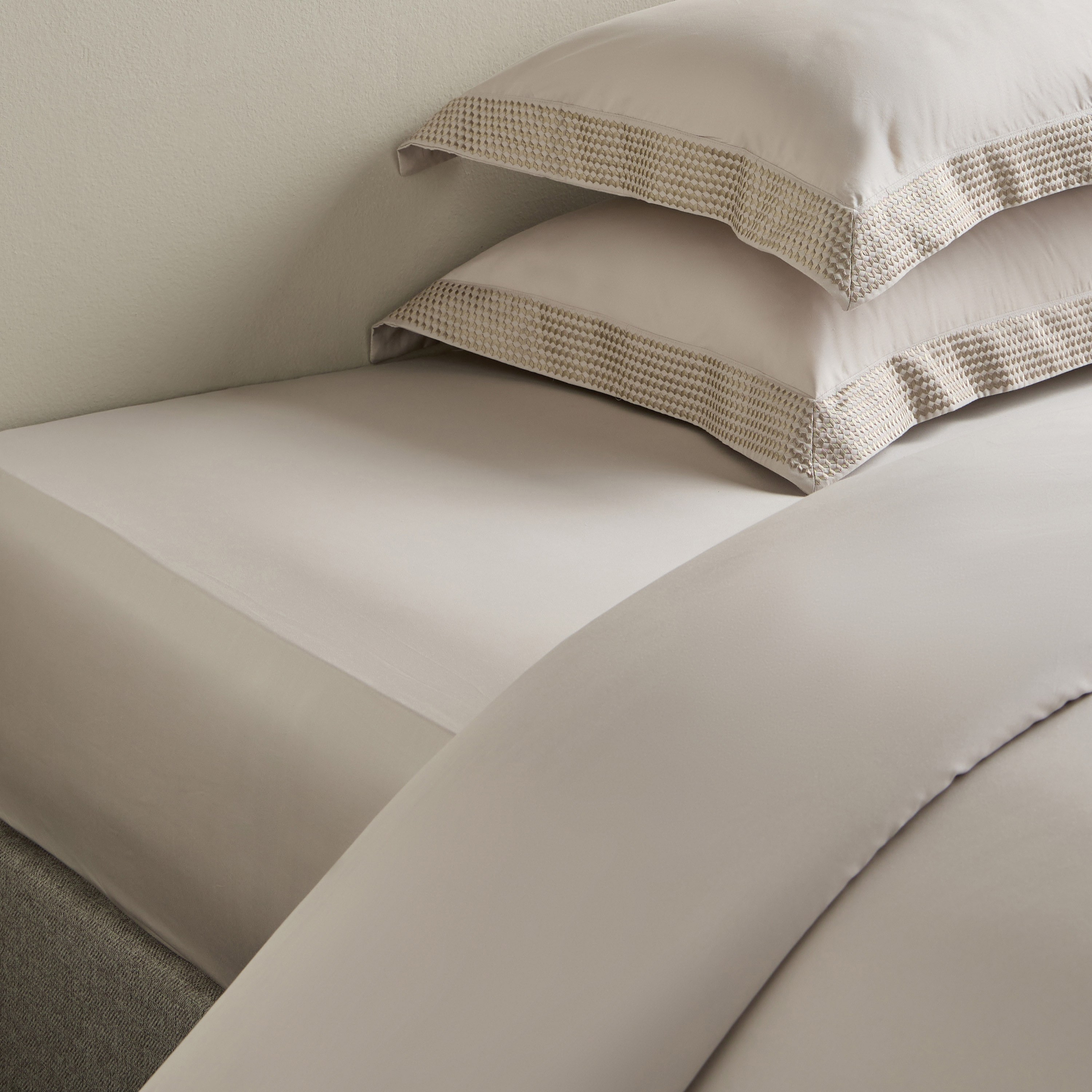 Waves Egyptian Cotton 400 Thread Count Super King Fitted Sheet - 200x205 cm-household-bedding-sheetsandpillowcases-fittedsheets-image-3