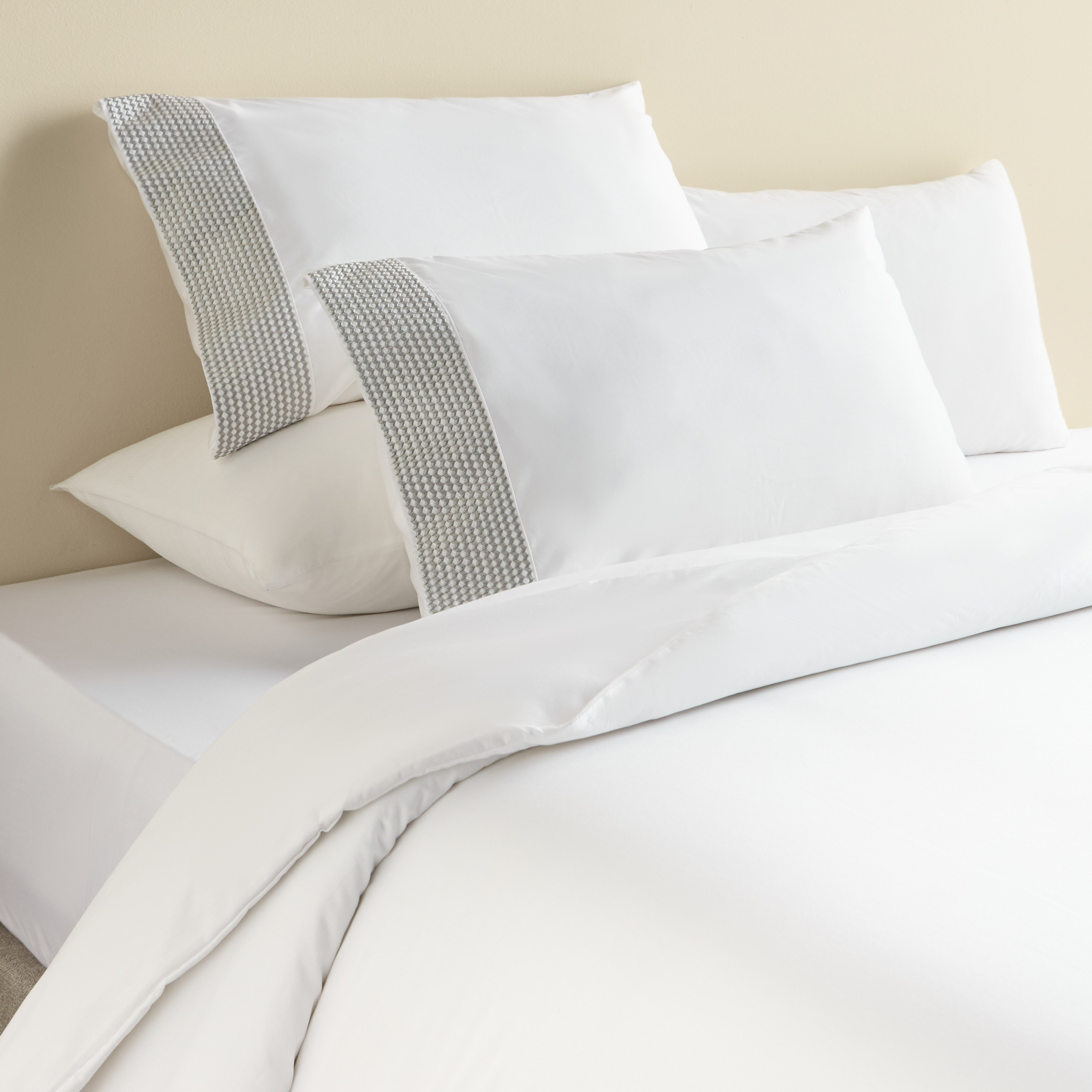 Sydney Egyptian Cotton 600 Thread Count 3-Piece Super King Duvet Cover Set - 220x260 cm-household-bedding-duvetandcovers-duvetcovers-image-1