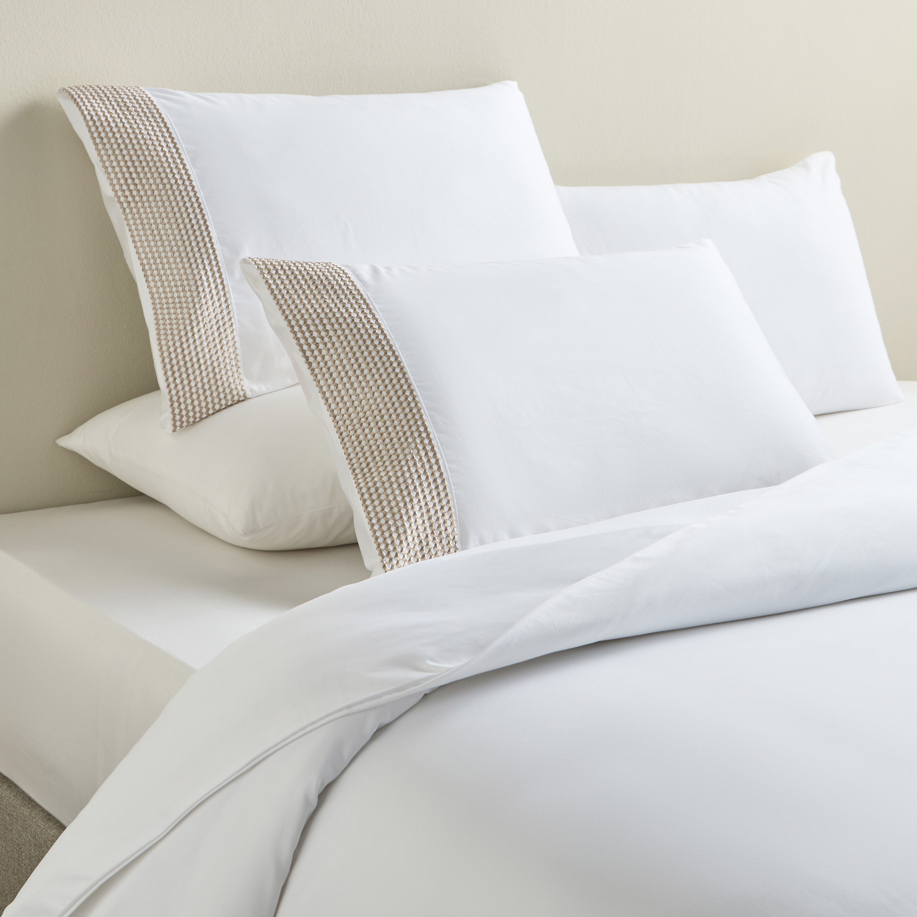 Sydney Egyptian Cotton 600 Thread Count 3-Piece Super King Duvet Cover Set - 220x260 cm-household-bedding-duvetandcovers-duvetcovers-image-1