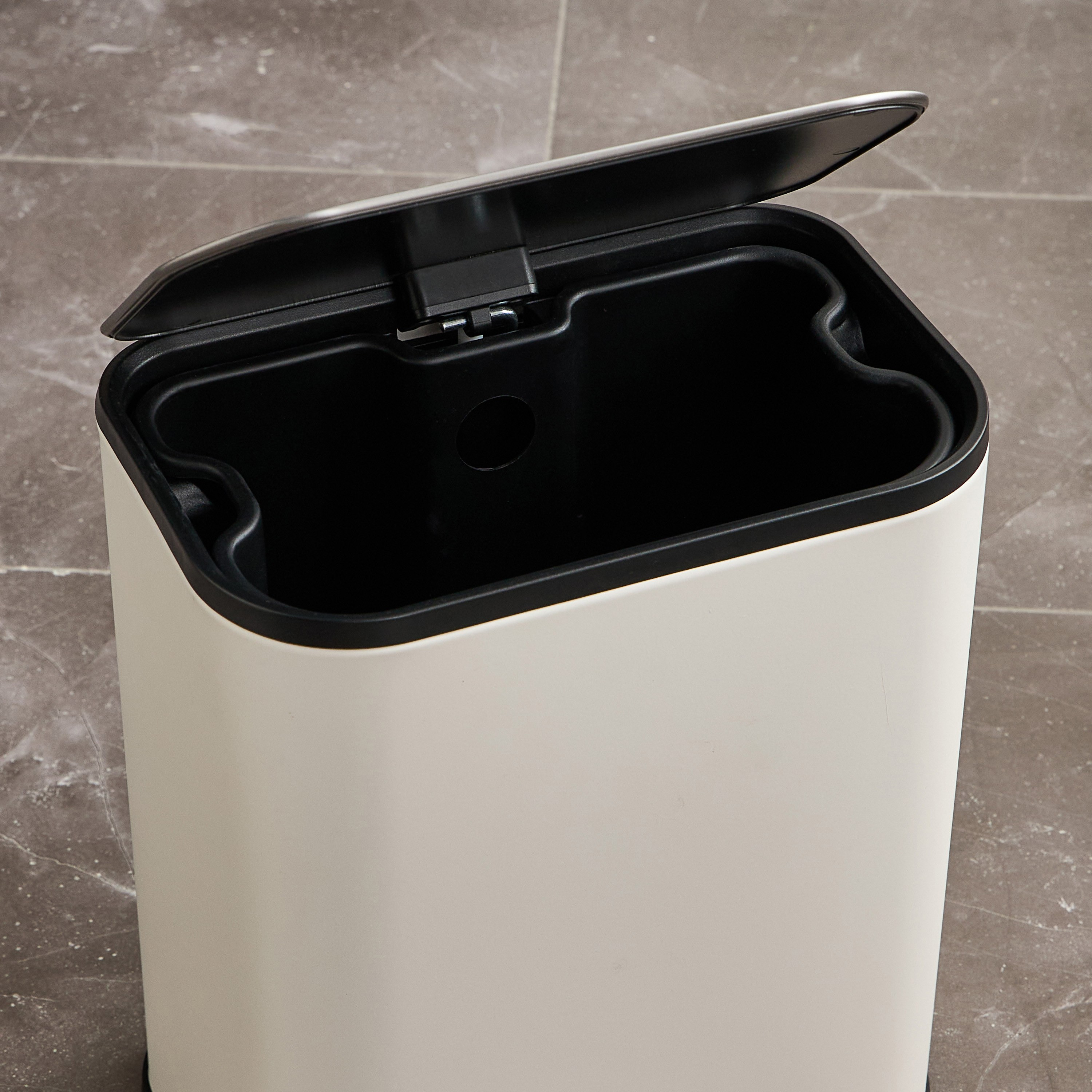 سلة نفايات بدواسة - كوبر - 5 لتر-household-bathandlaundry-wastebinsandaccessories-image-4