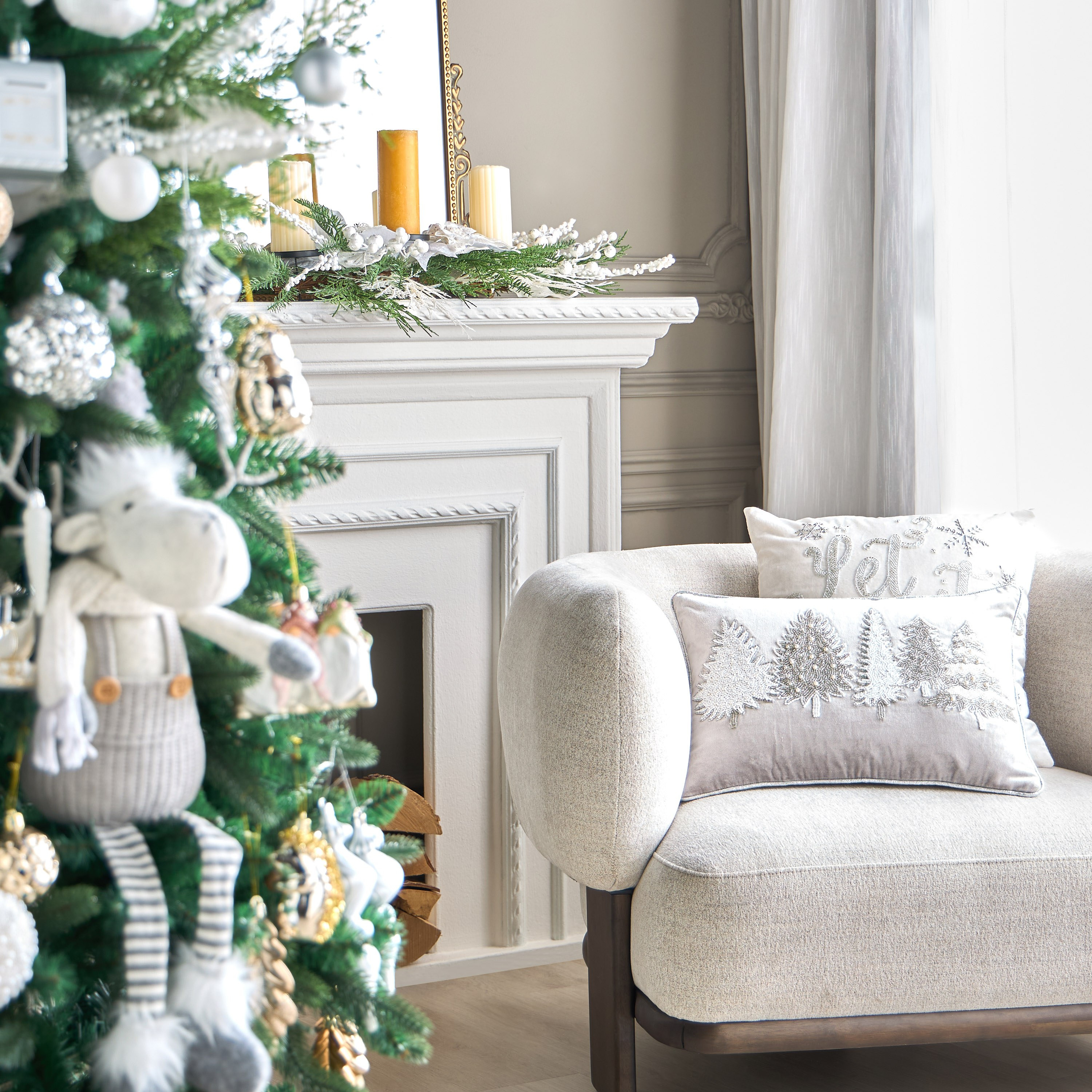 Winter Bloom Filled Cushion - 45x45 cm-household-christmas-decorandtableware-cushions-image-4