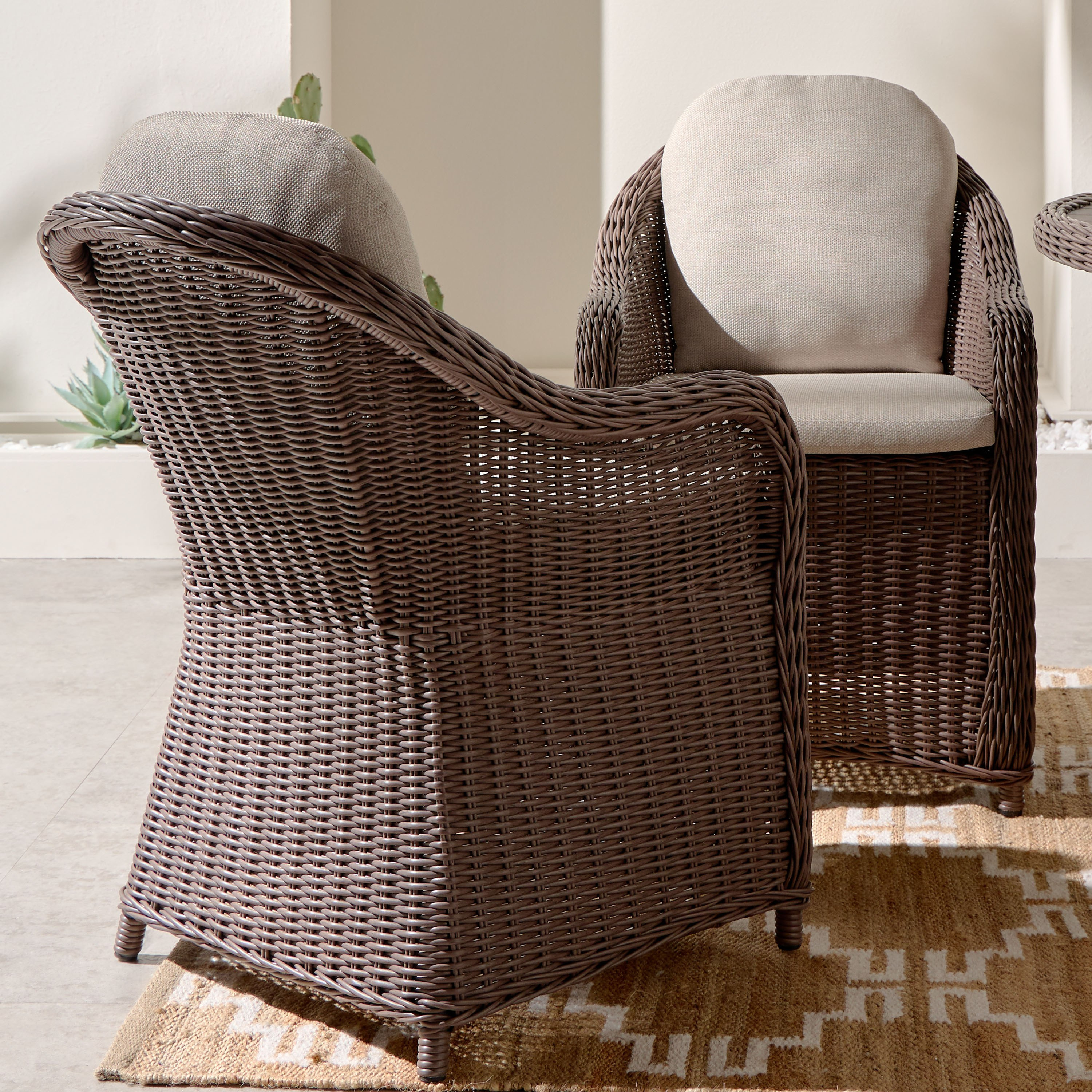 كرسي سفرة للجلسات الخارجية - كالفي-furniture-outdoor-diningfurniture-image-3