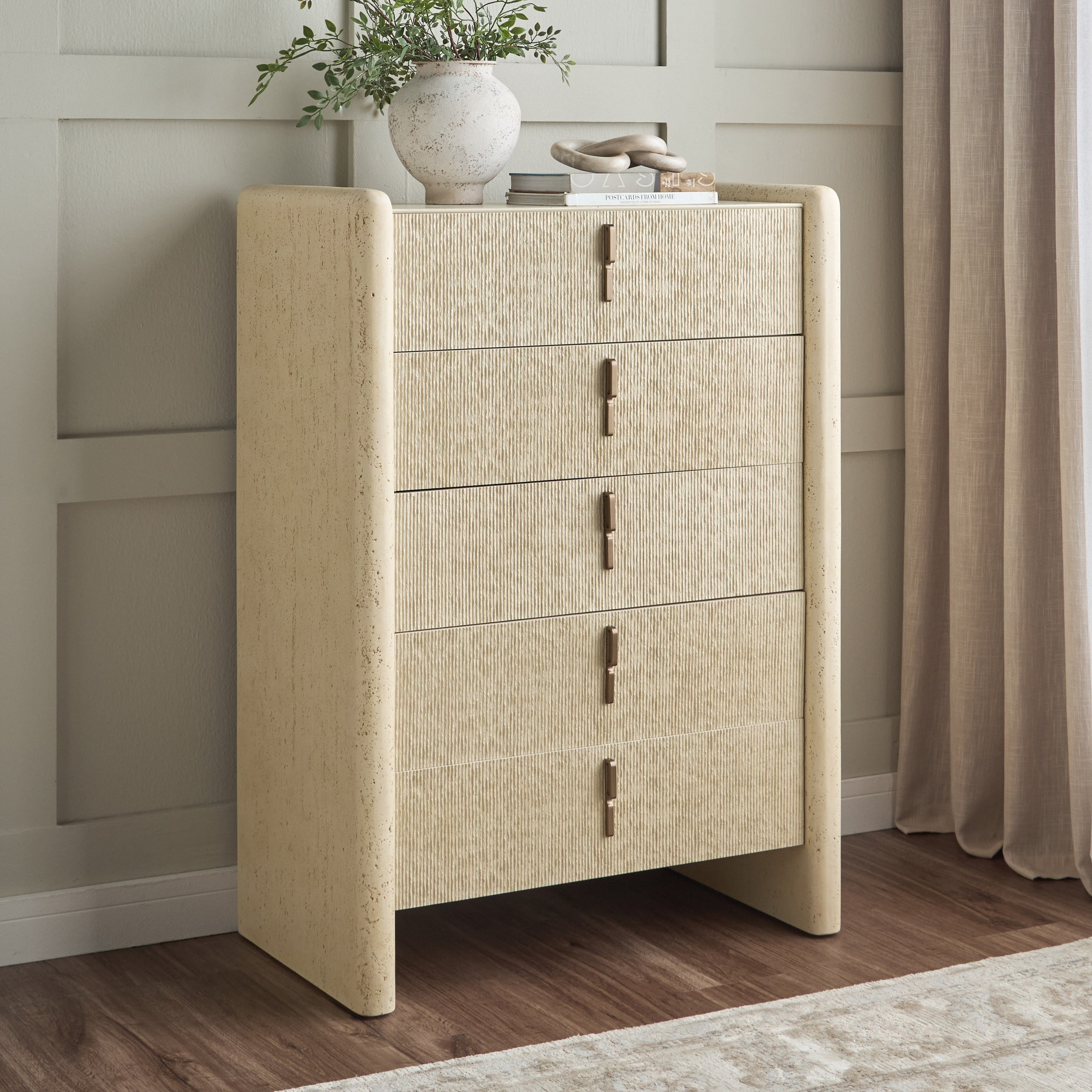 Travara Chest of 5-Drawers