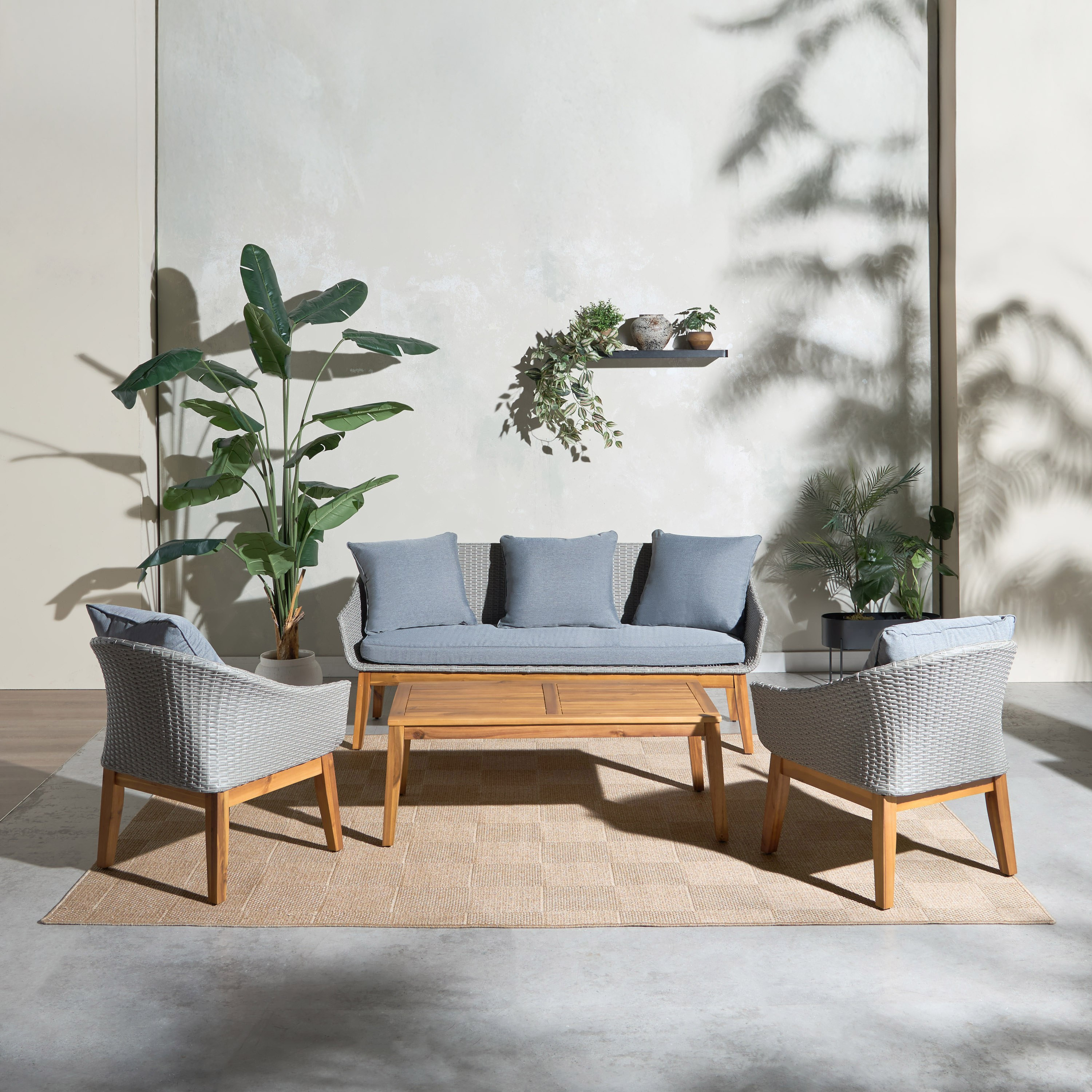 String 5-Seater Wicker Outdoor Lounge Set with Table