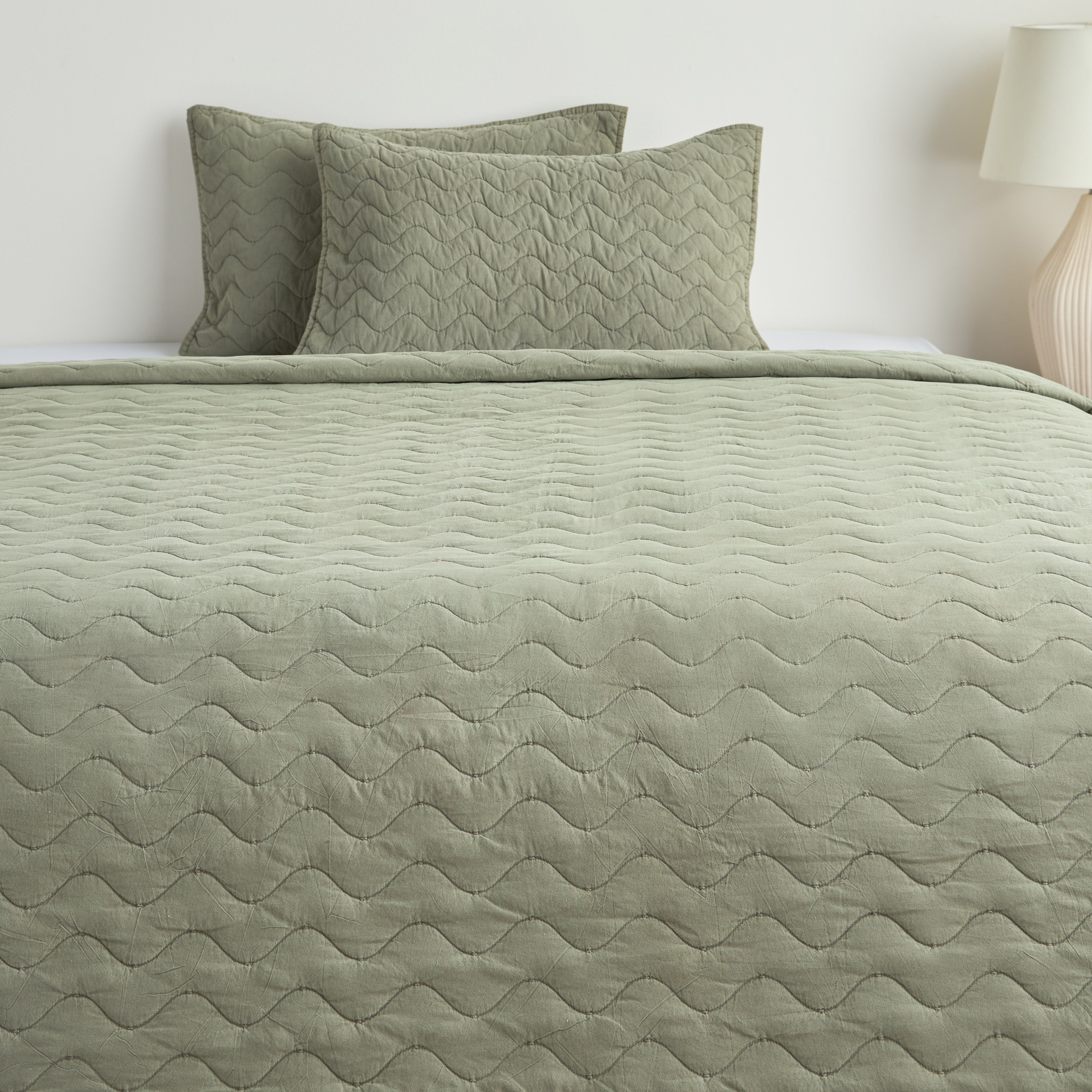 Lino Washed Quilted 3-Piece Super King Bedspread Set - 240x260 cm-household-bedding-comfortersandbedspreads-bedspreads-image-2