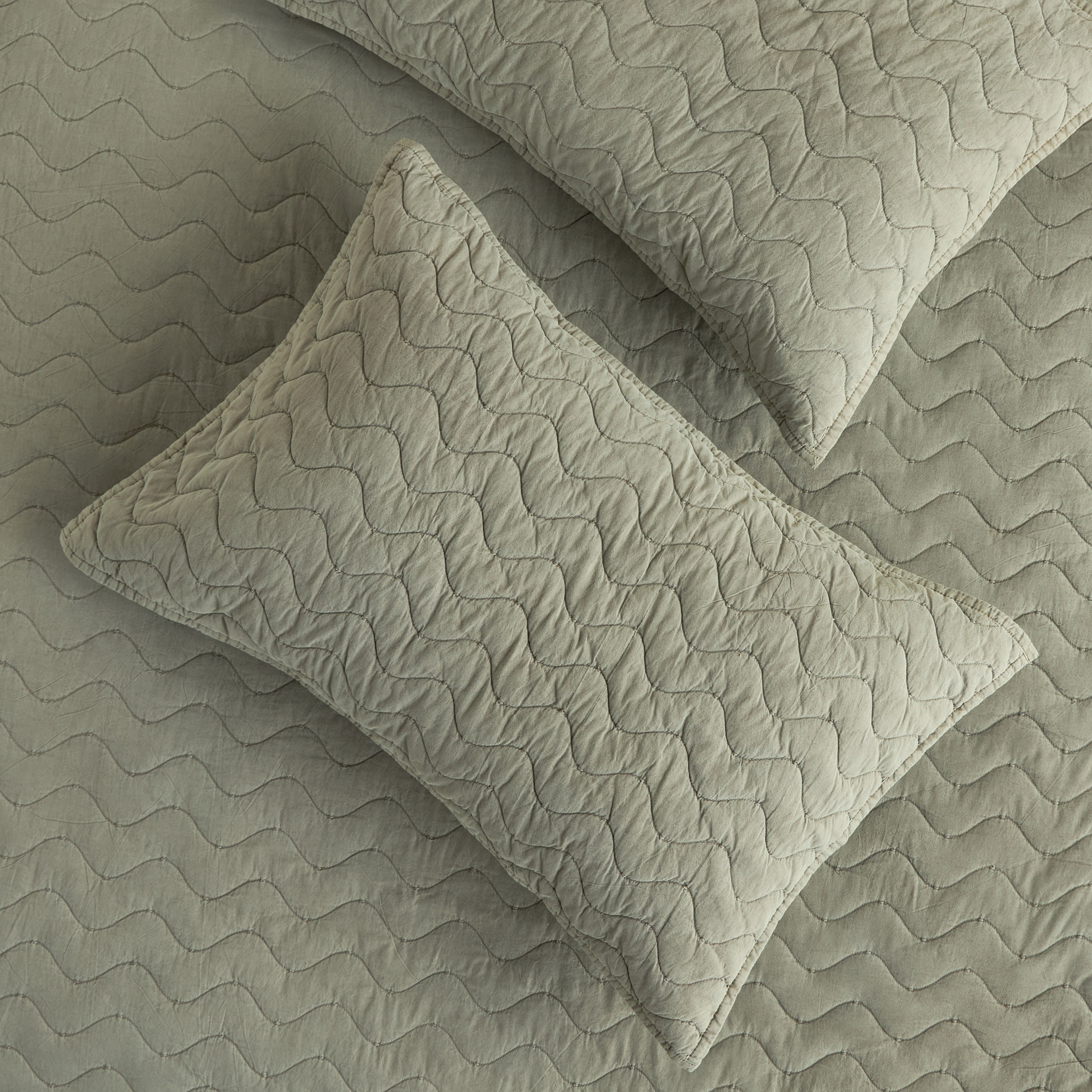 Lino Washed Quilted 3-Piece Super King Bedspread Set - 240x260 cm-household-bedding-comfortersandbedspreads-bedspreads-image-3
