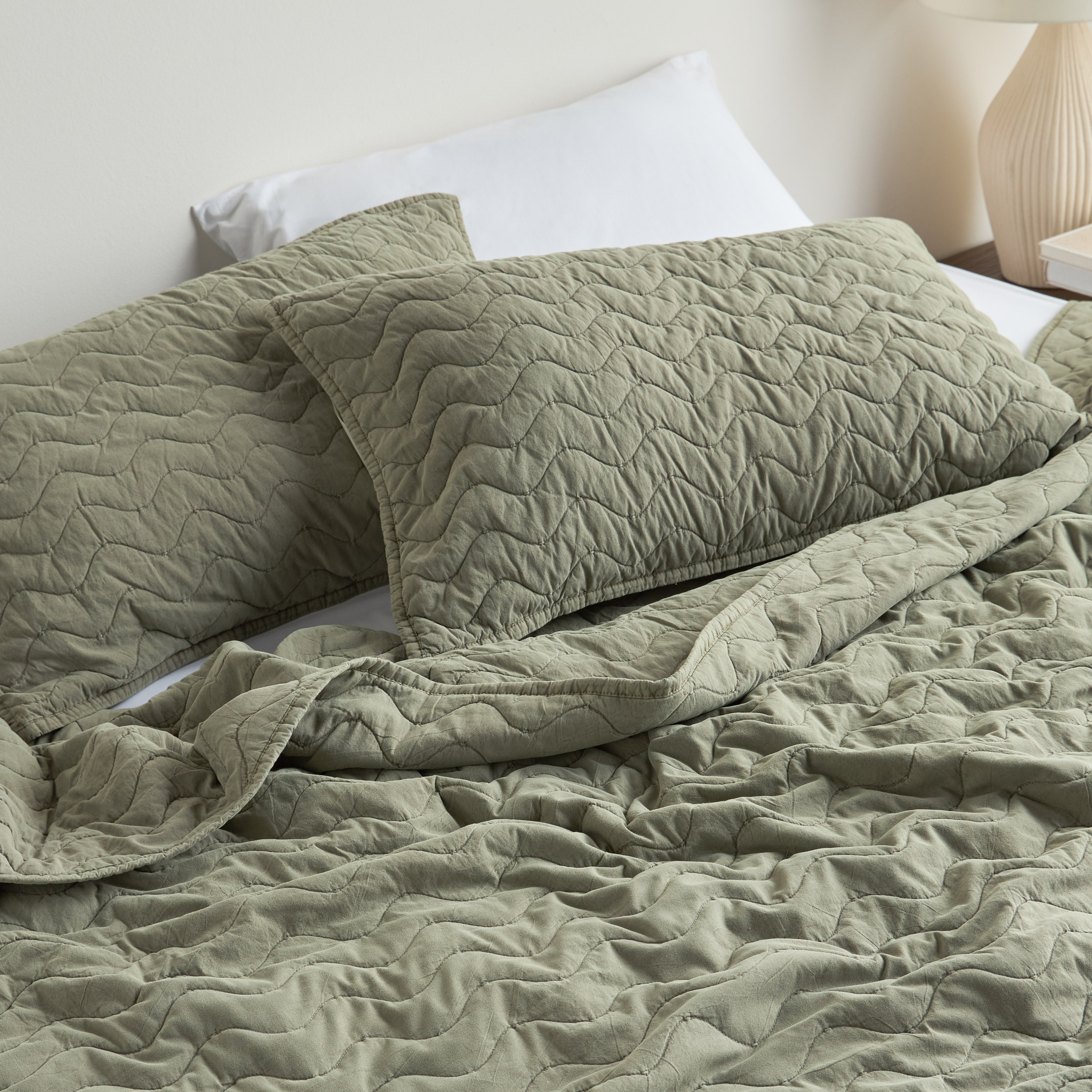 Lino Washed Quilted 3-Piece Super King Bedspread Set - 240x260 cm-household-bedding-comfortersandbedspreads-bedspreads-image-5