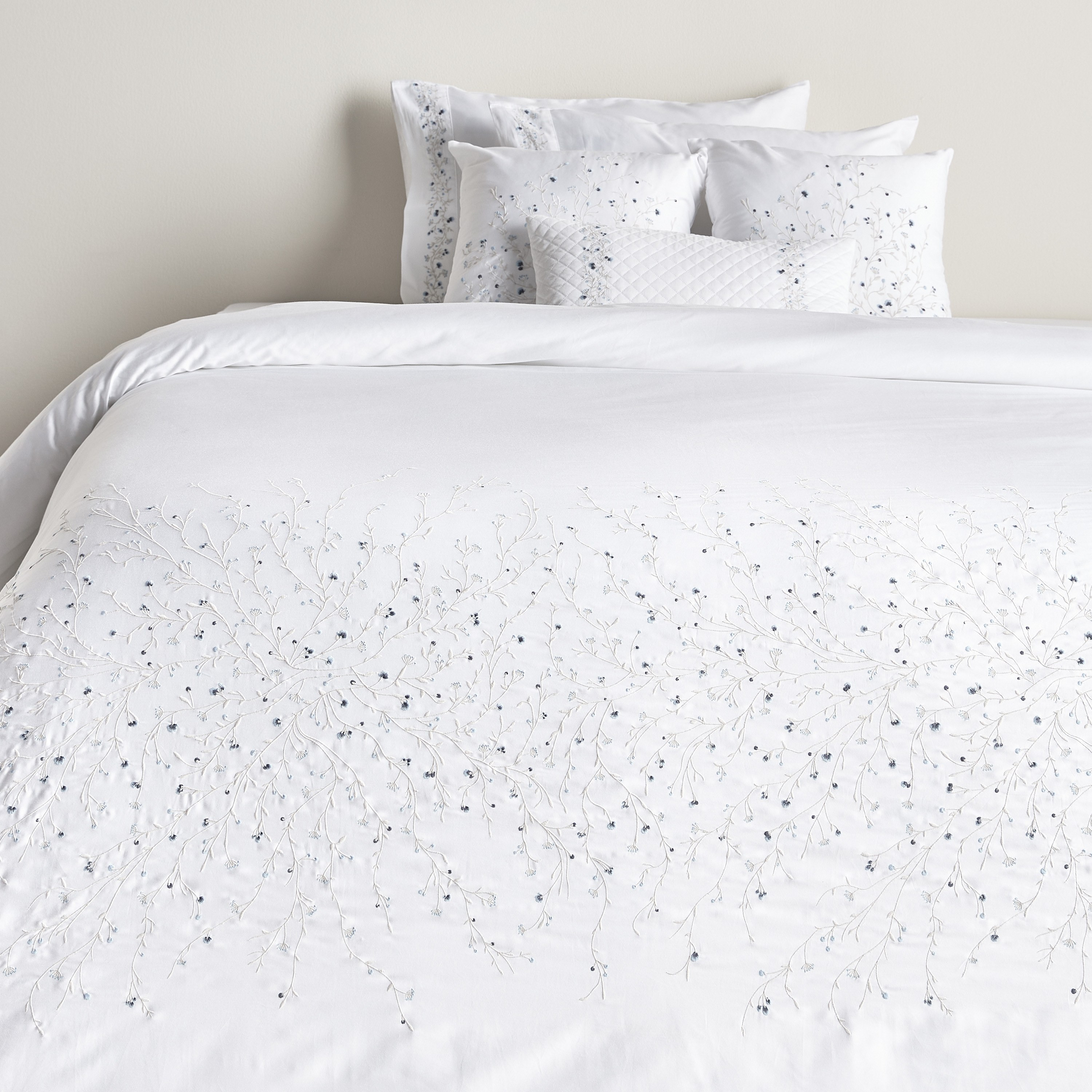 Bouqu Cotton Embroidery 300 Thread Count 6-Piece Queen Comforter Set - 200x240 cm