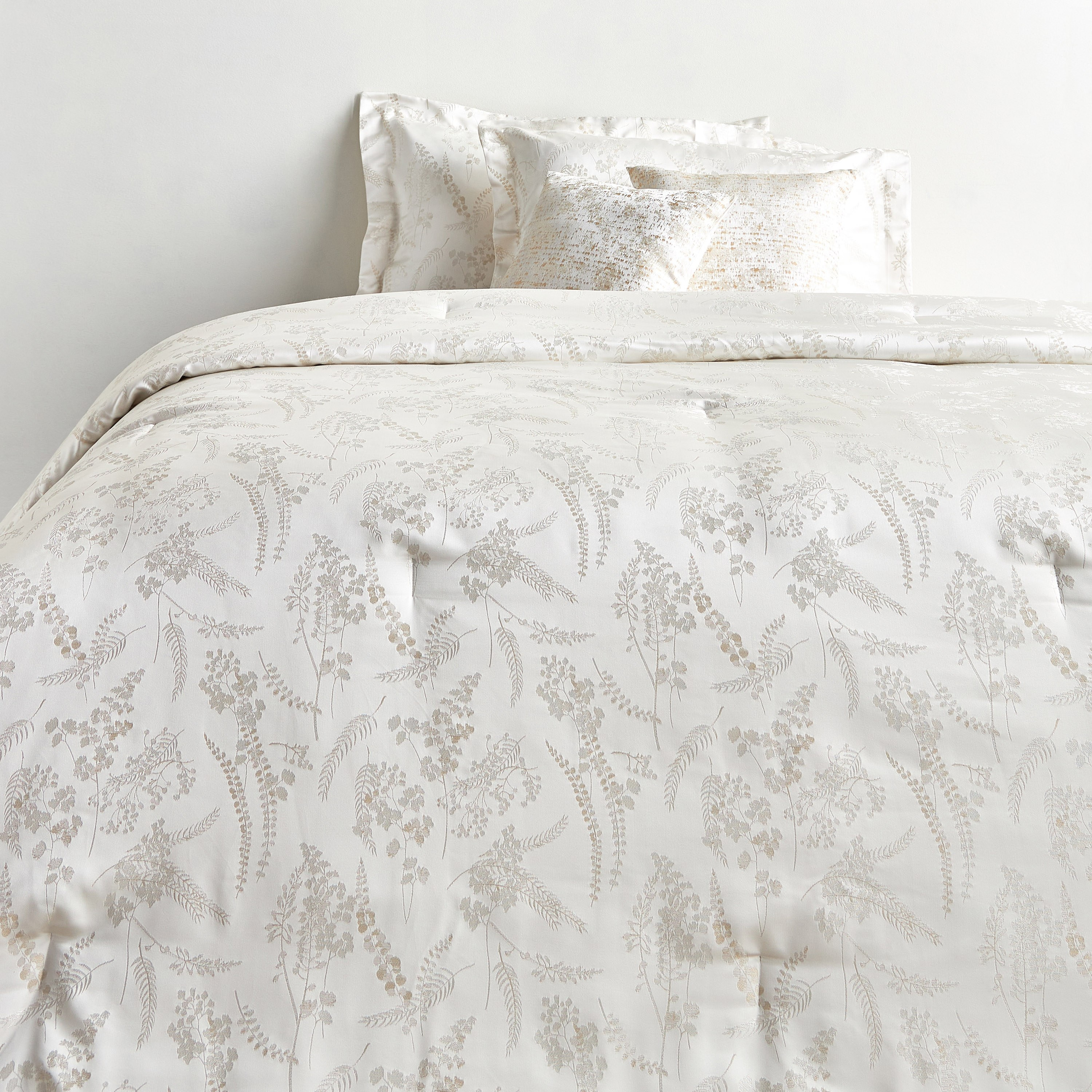 Amore Jacquard 5-Piece Queen Comforter Set - 200x240 cm